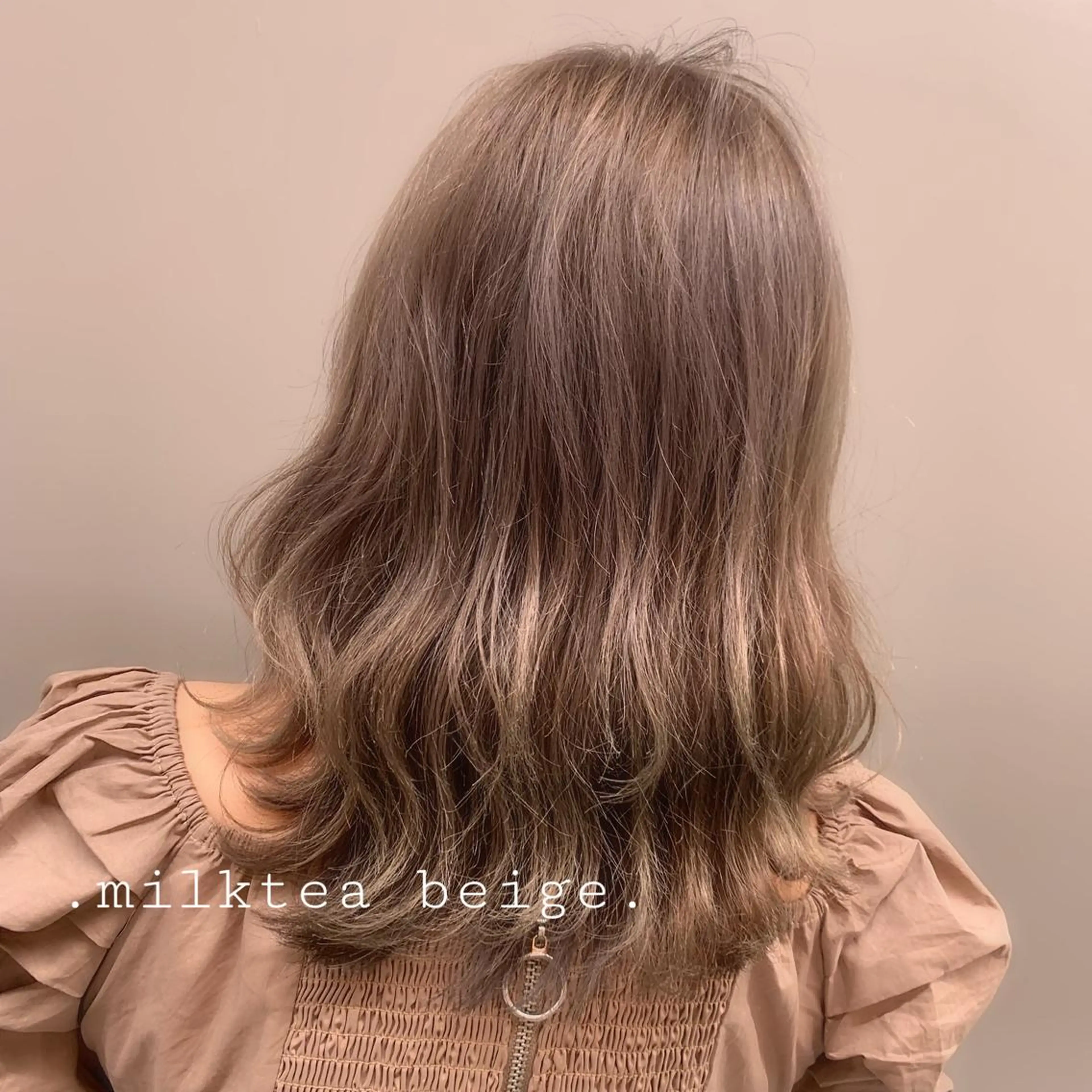 ショート カラー パーマ ヘアアレンジ ベージュカラー ミルクティーベージュ カット ヘアカラー トリートメント ヘアセット 🎀愛されモテヘア♡ 梅澤夏基🎀のヘアスタイル