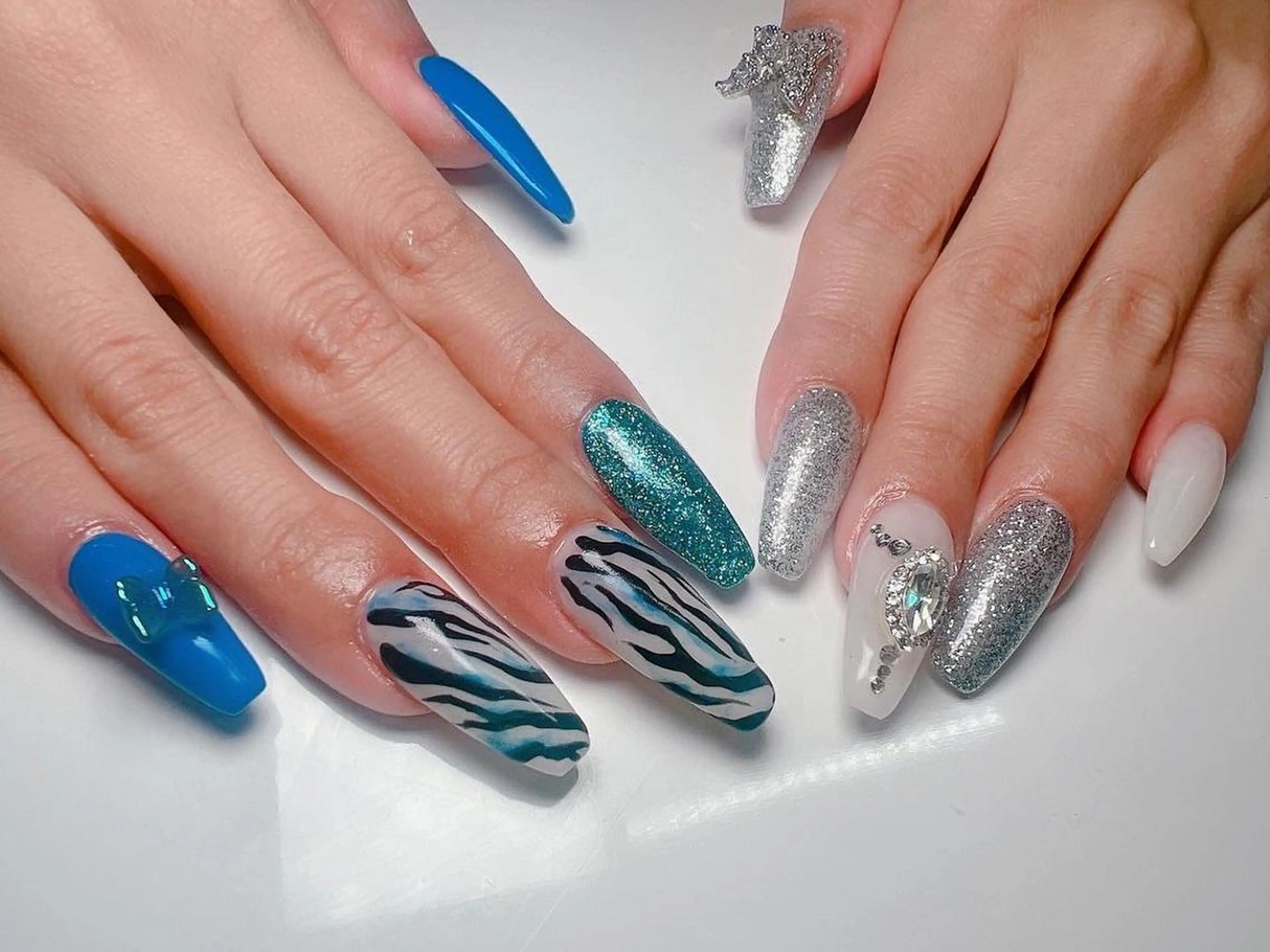 ネイル ハンドネイル Nail Salon L'arc所属・💊大阪/心斎橋 moni🧠のネイルデザイン