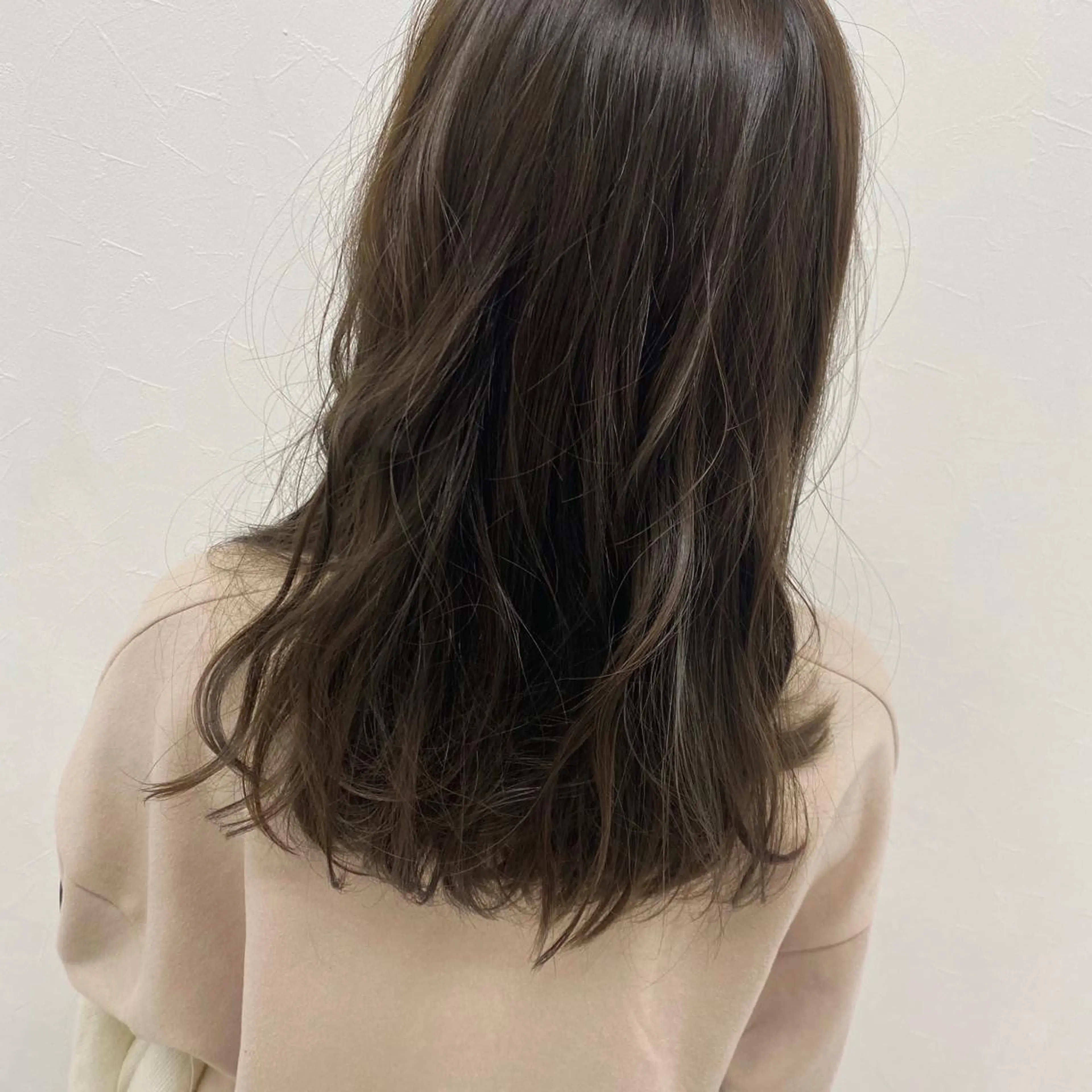 ロング カラー KAITOH ATSUSHIのヘアスタイル