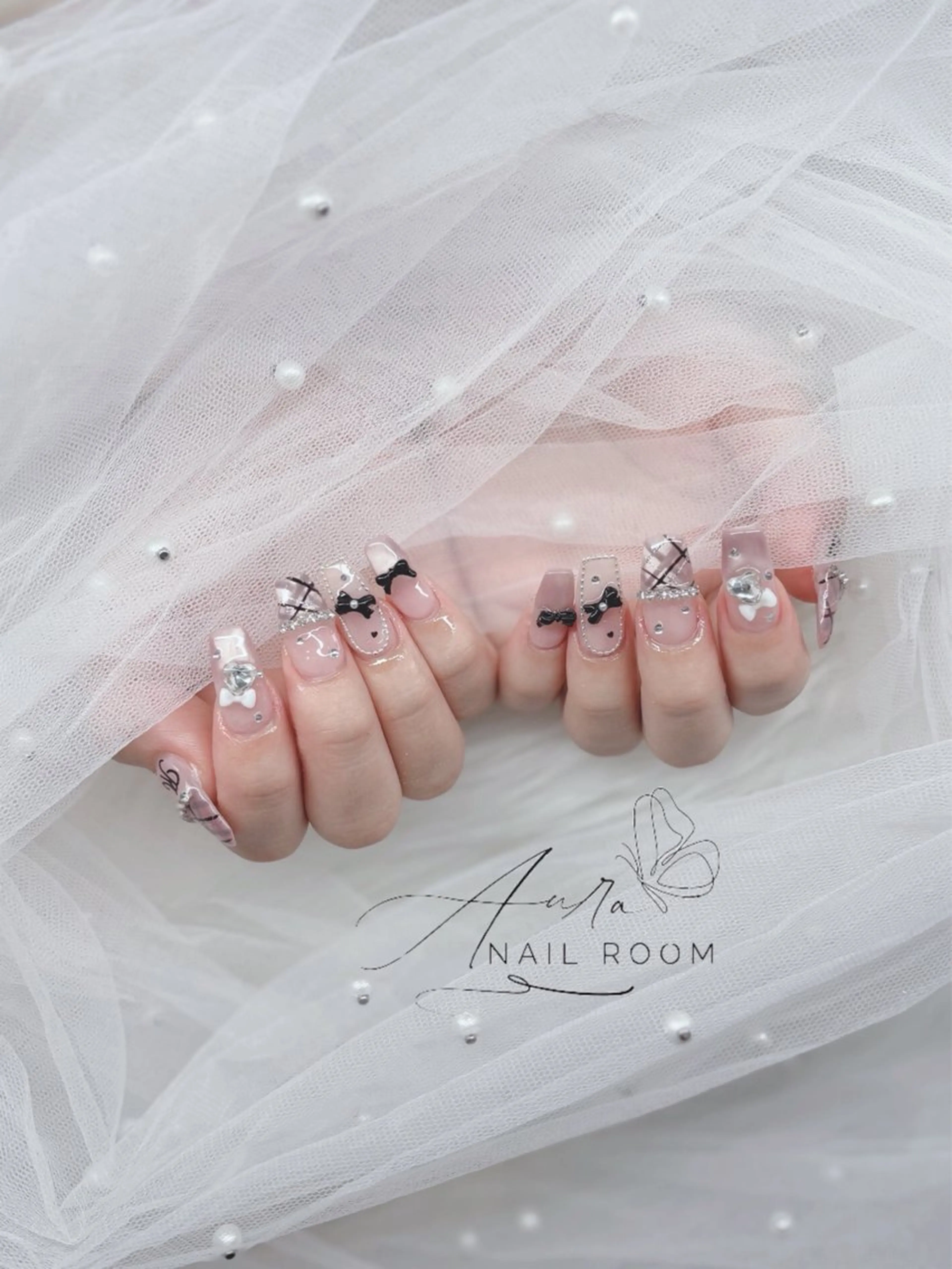 ネイル ガーリー Aura Nail Roomのネイルデザイン