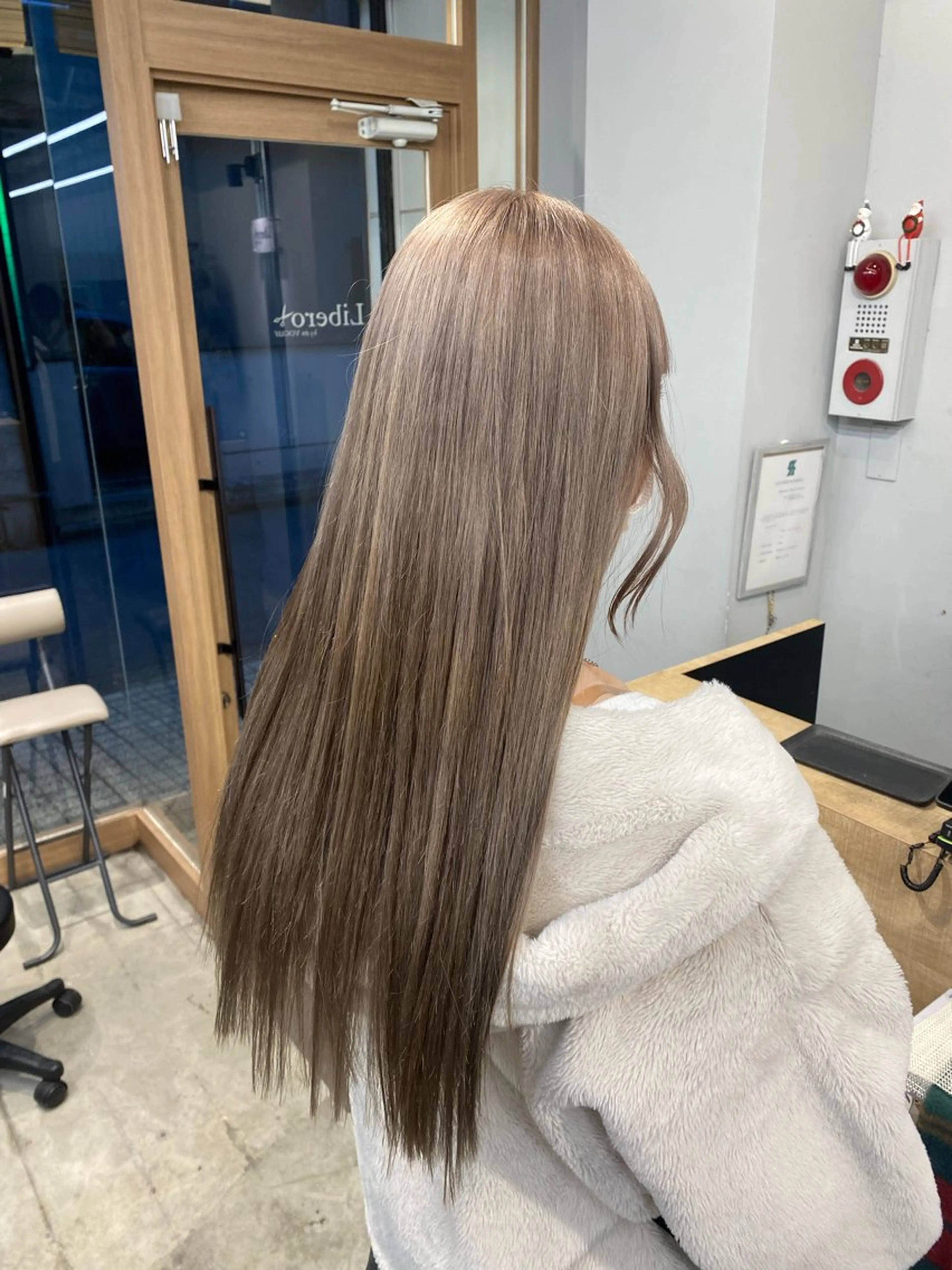 セミロング カラー 🐾Libero🐾 柏　KONOMIのヘアスタイル