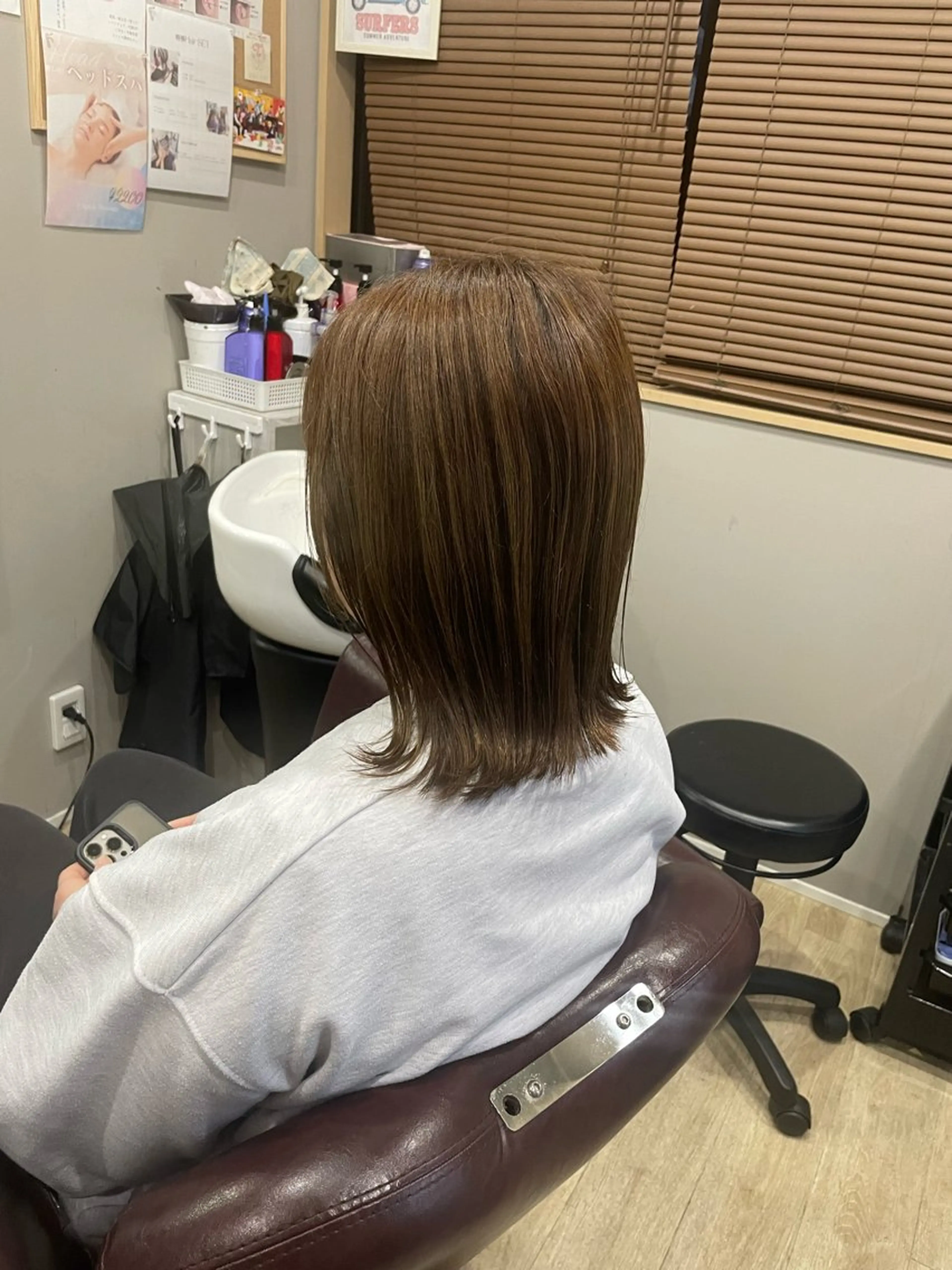ミディアム カラー ベージュカラー Hair room Leaのヘアスタイル