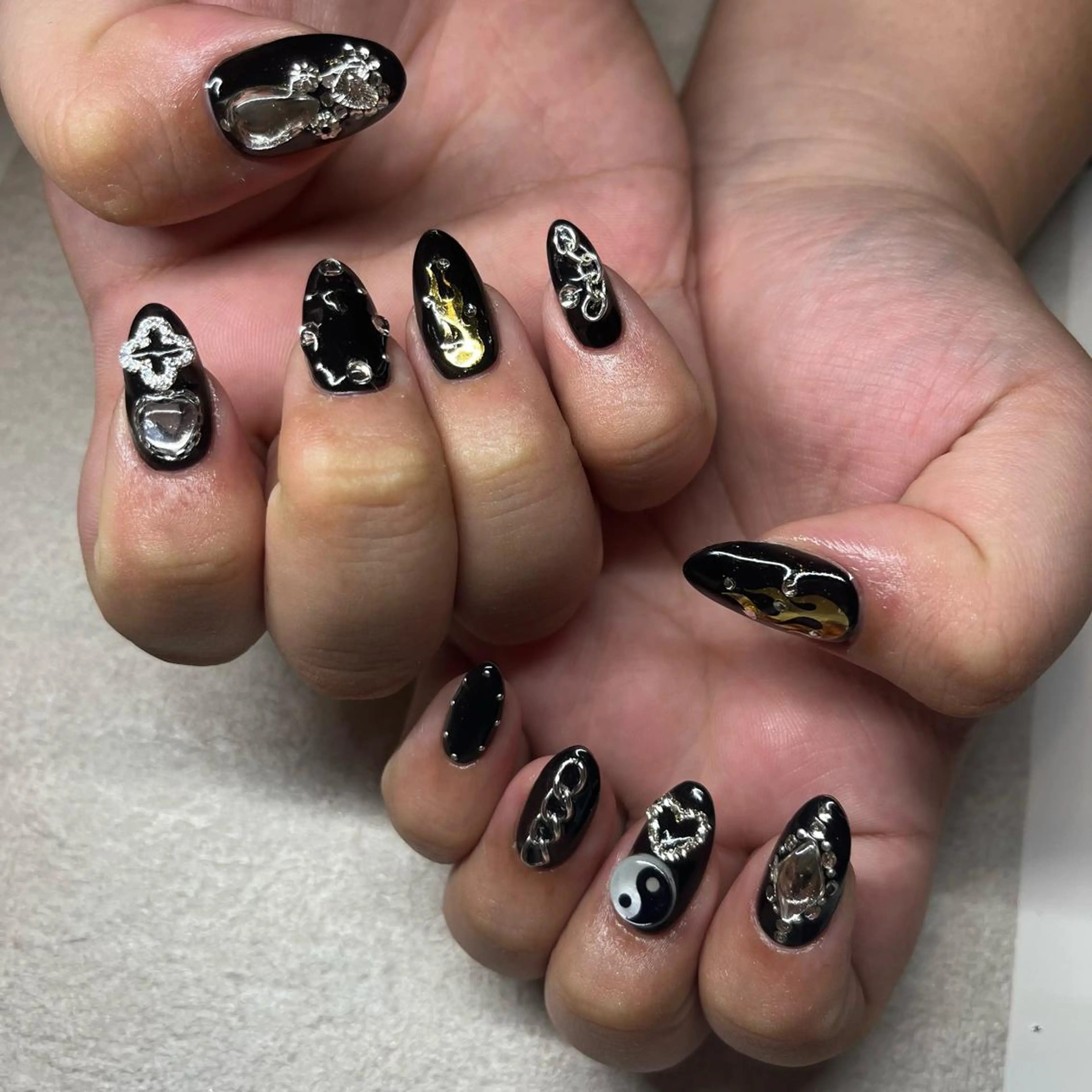 ネイル NORA nail UMEDA MAIのネイルデザイン