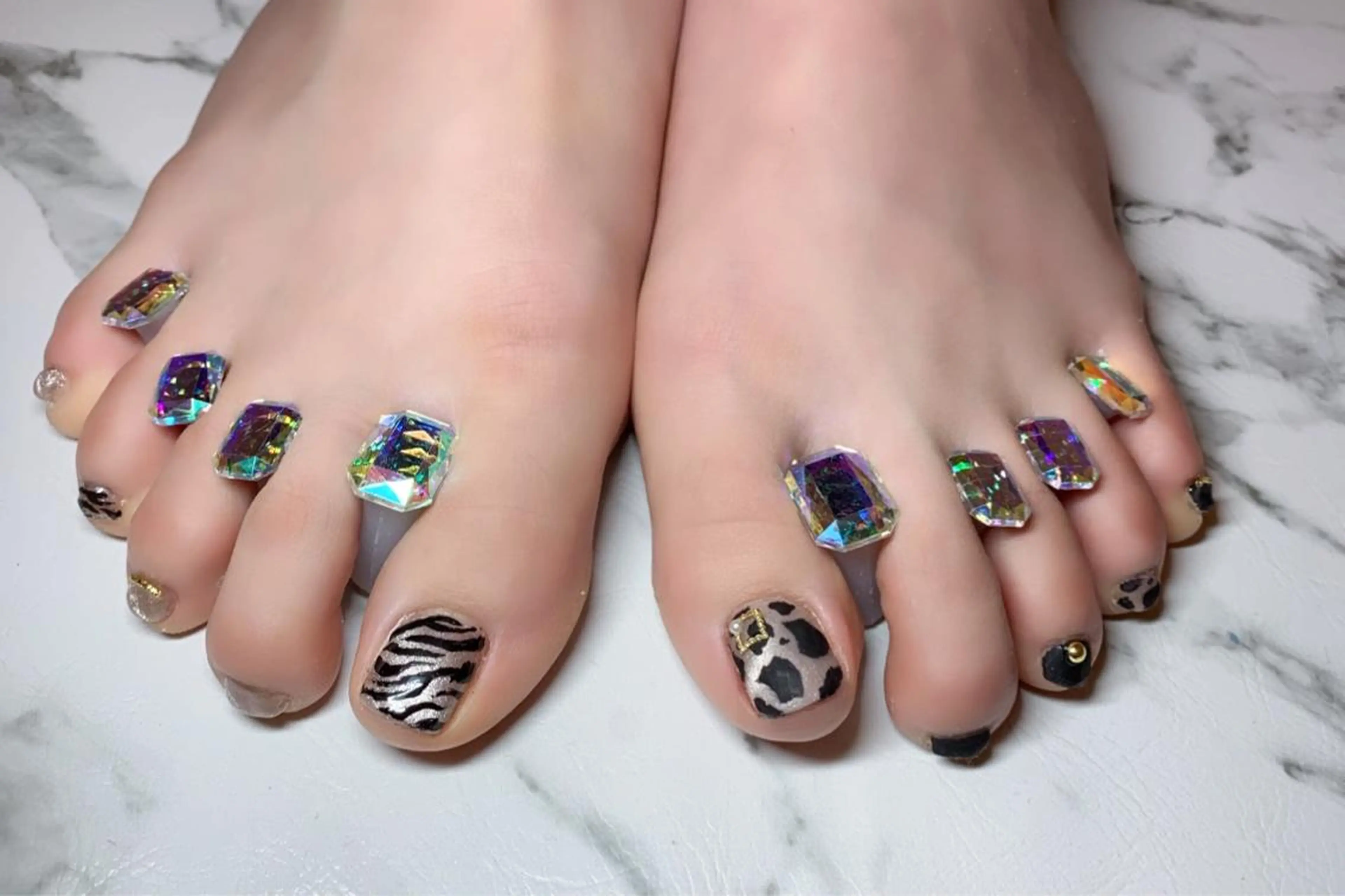 ネイル アニマル柄 アートネイル フットネイル ニュアンスネイル ネイルチップ x.1.0.nail ♡Cのネイルデザイン