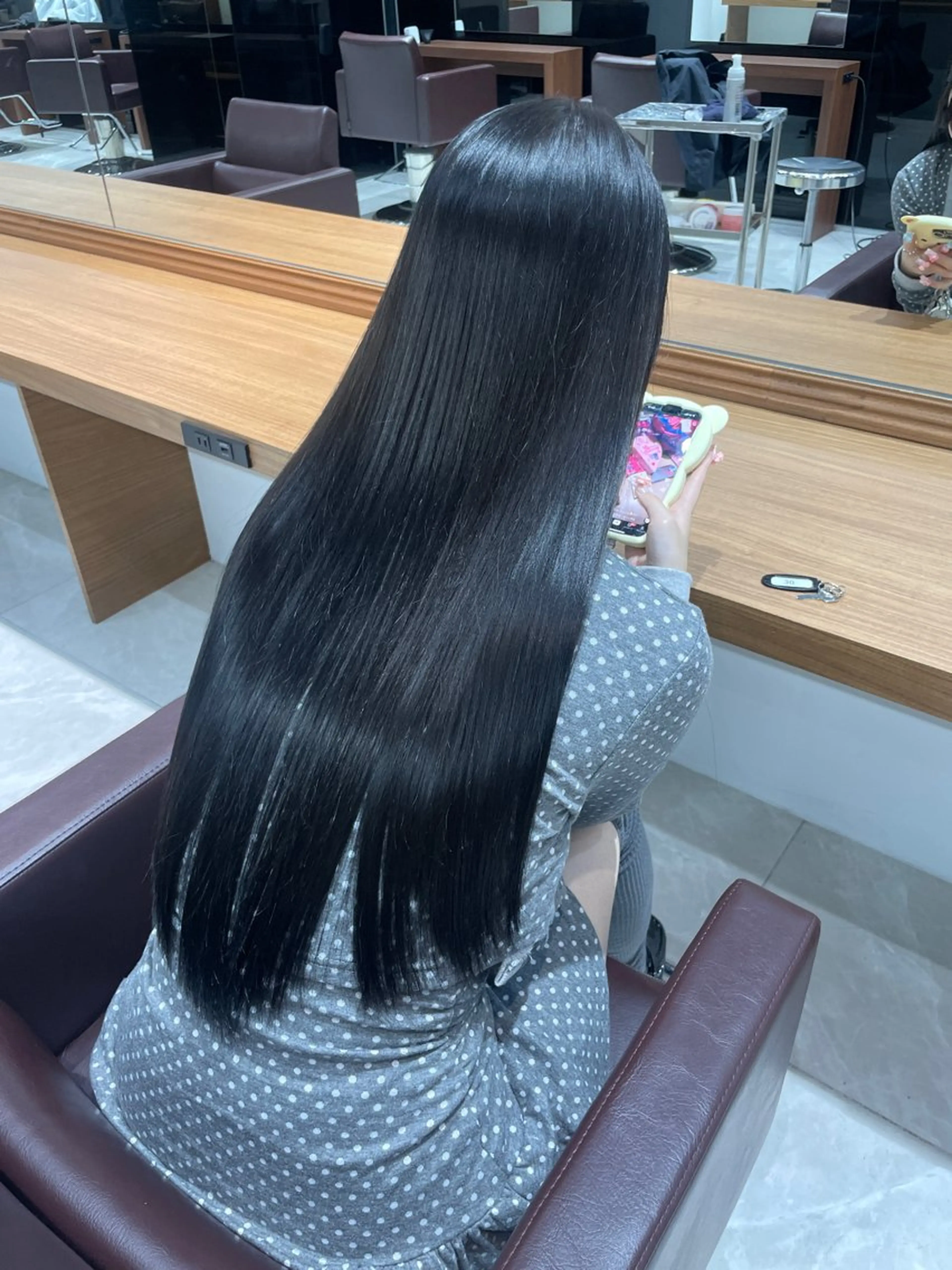 ロング ヘアカラー トリートメント TOMIKUDA RIOのヘアスタイル