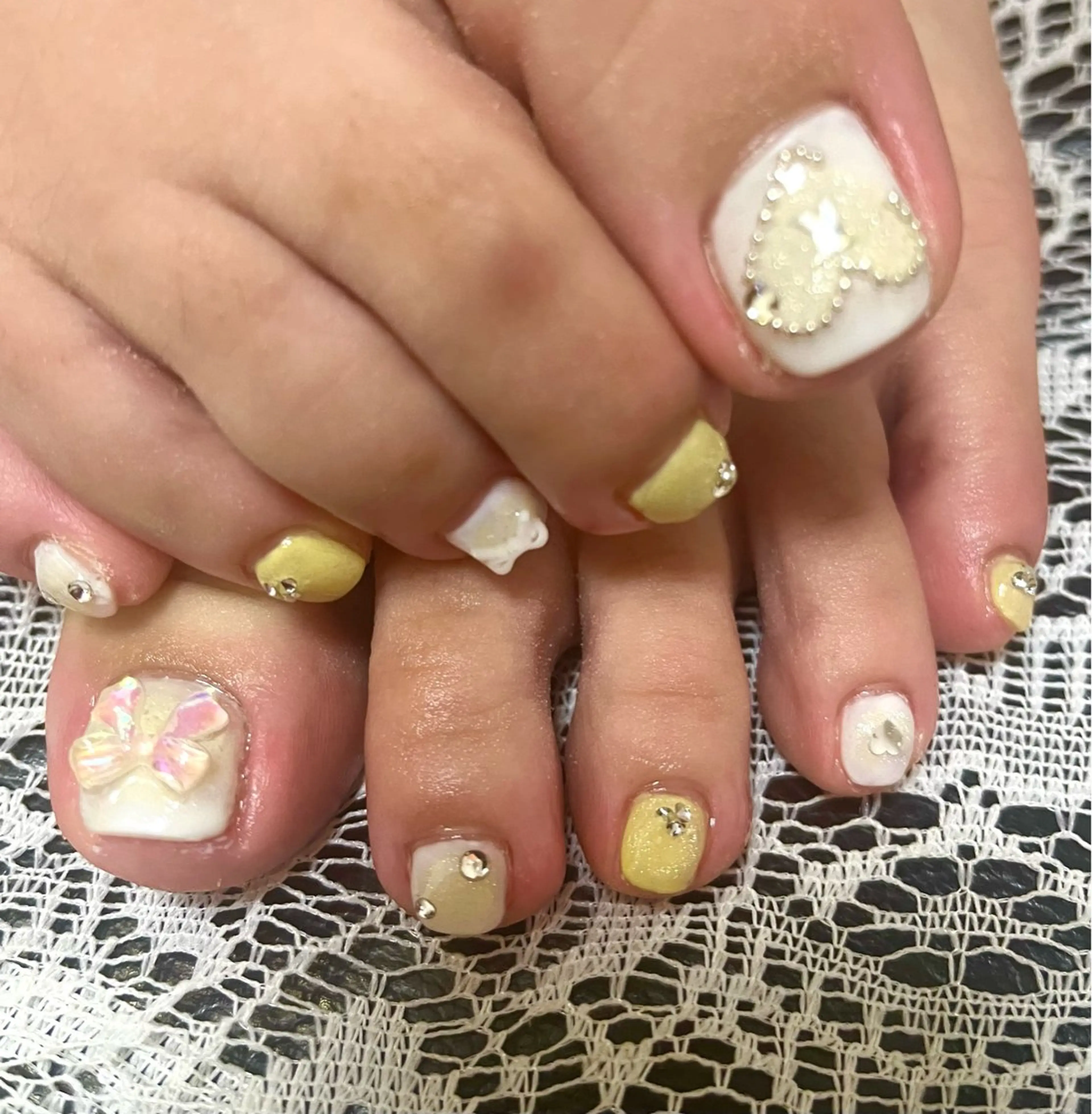 ネイル フットネイル ガーリー 持ち込み リボン ハンドネイル ハンドケア ベテランネイル cnc  nailのネイルデザイン