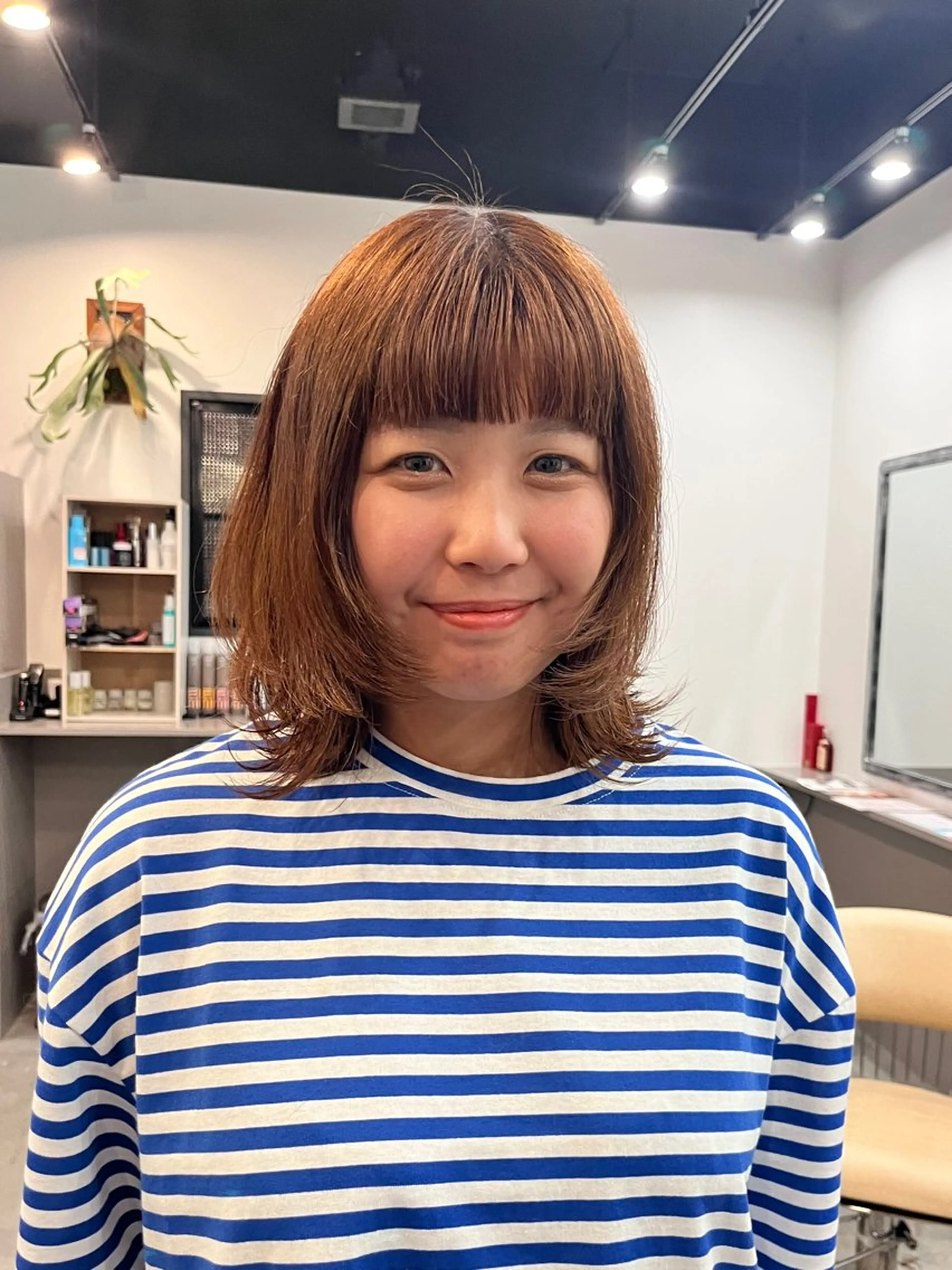セミロング 顔まわりレイヤー 顔周りカット 伸ばしかけ レイヤーカット ワイドバング カット dogstar小林諒 パーマ/レイヤーのヘアスタイル