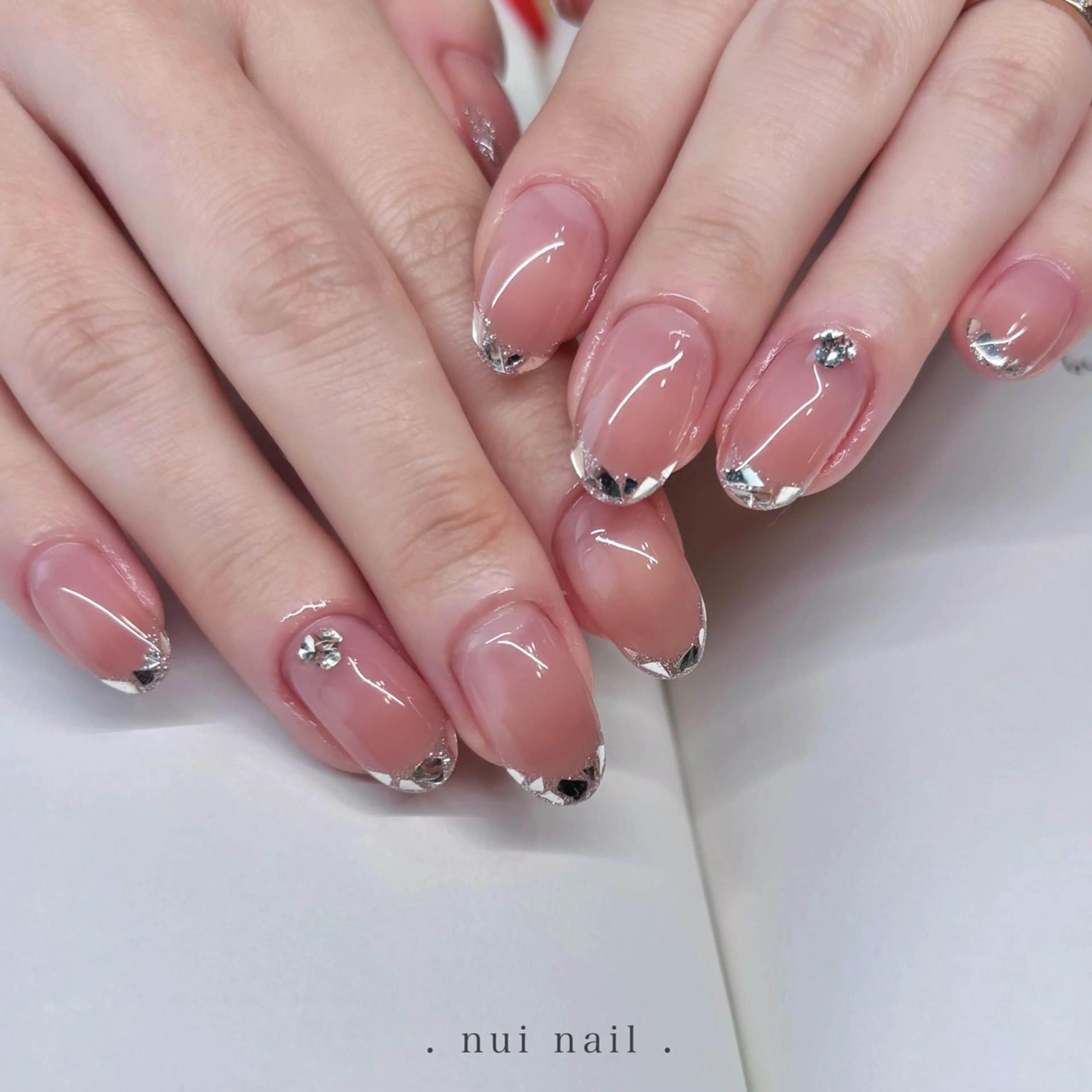 ネイル フレンチネイル ガラスフレンチ ハンドネイル nui nailのネイルデザイン