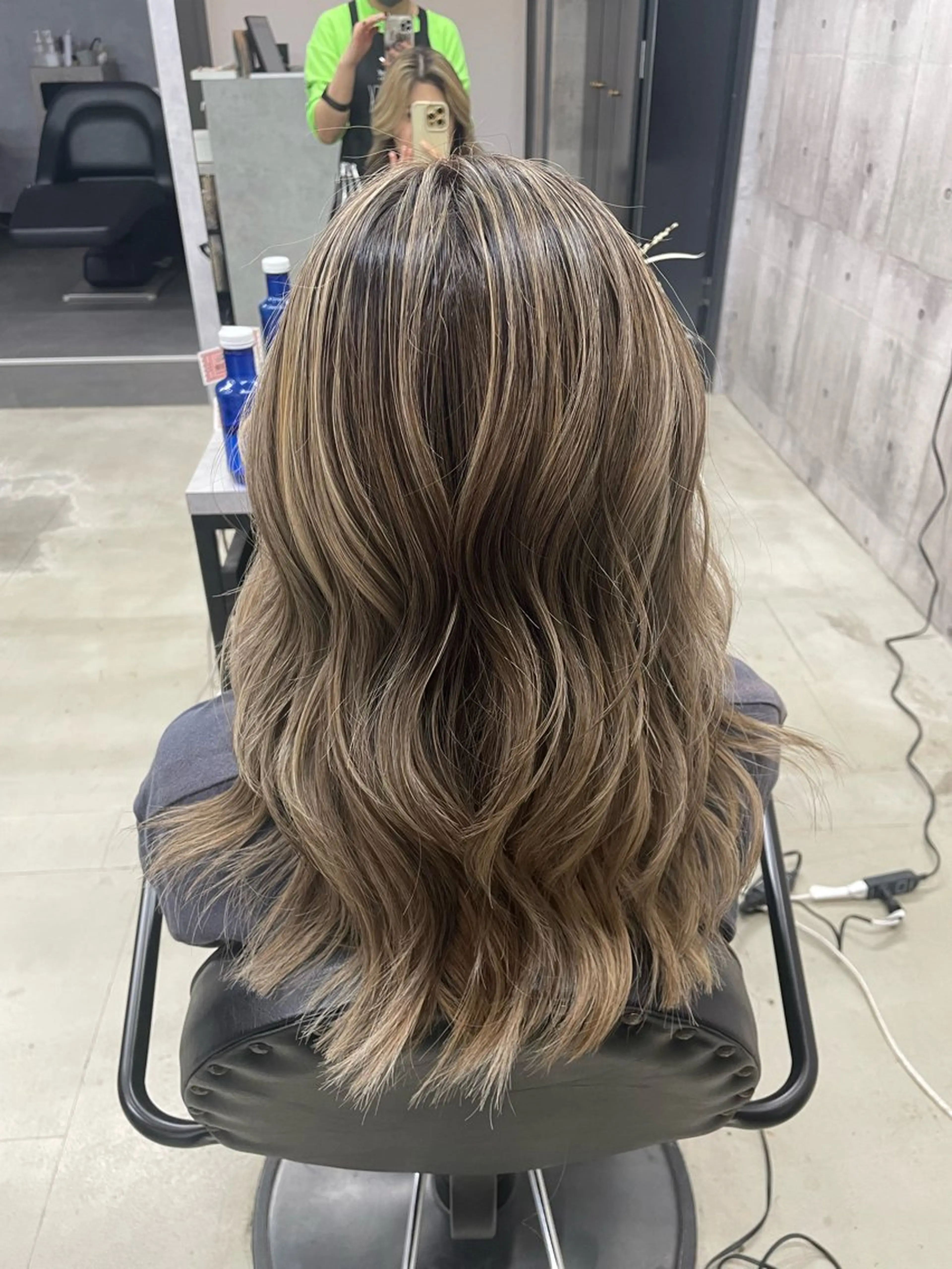 ロング カラー バレイヤージュ 外国人風カラー レイヤーカット ヘアカラー LUXBE LUCE ひなののヘアスタイル