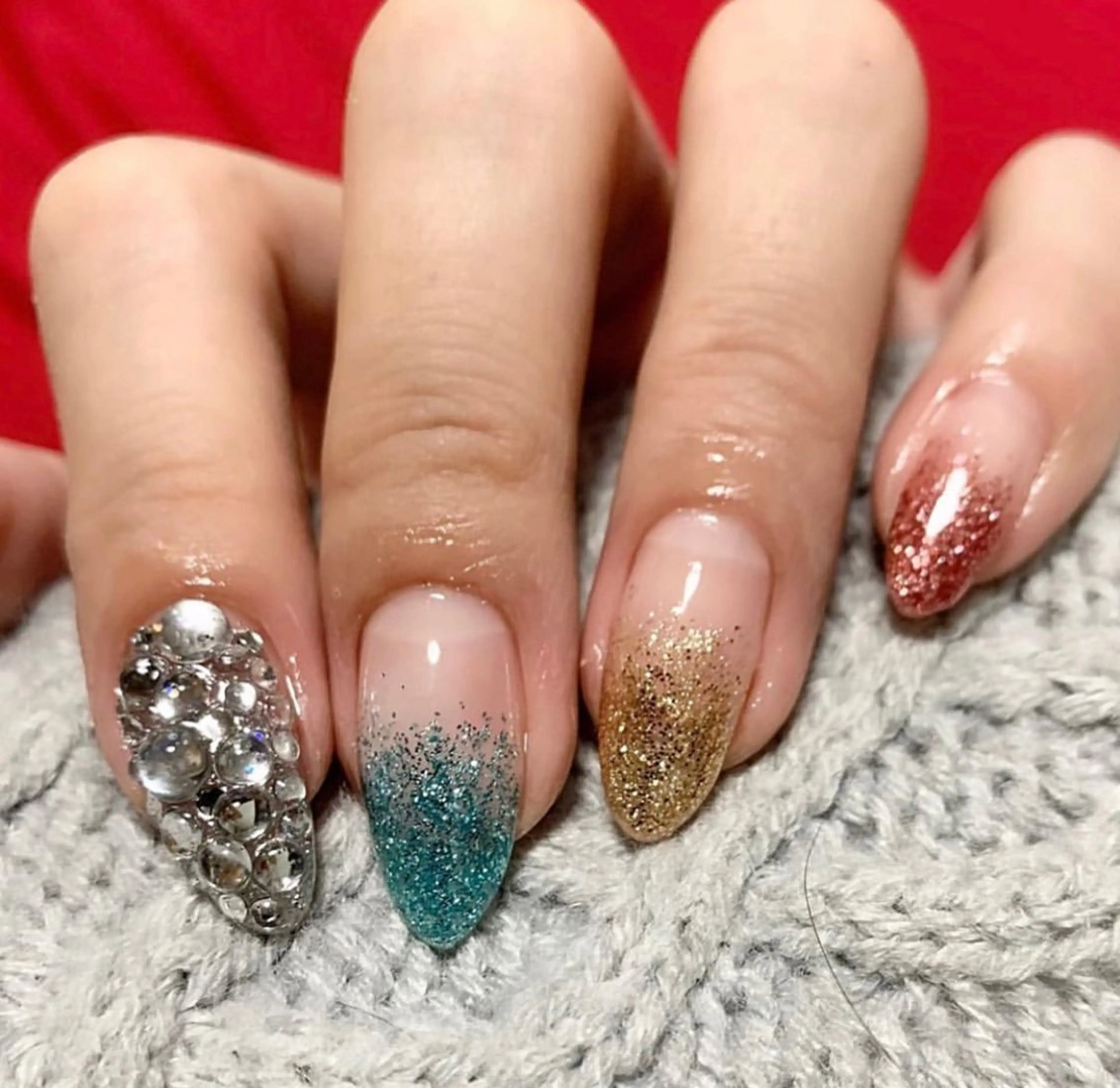 ネイル グラデーション ラメ(グリッター) ラメグラデーション ストーンネイル ハンドネイル フットネイル MHR nailのネイルデザイン