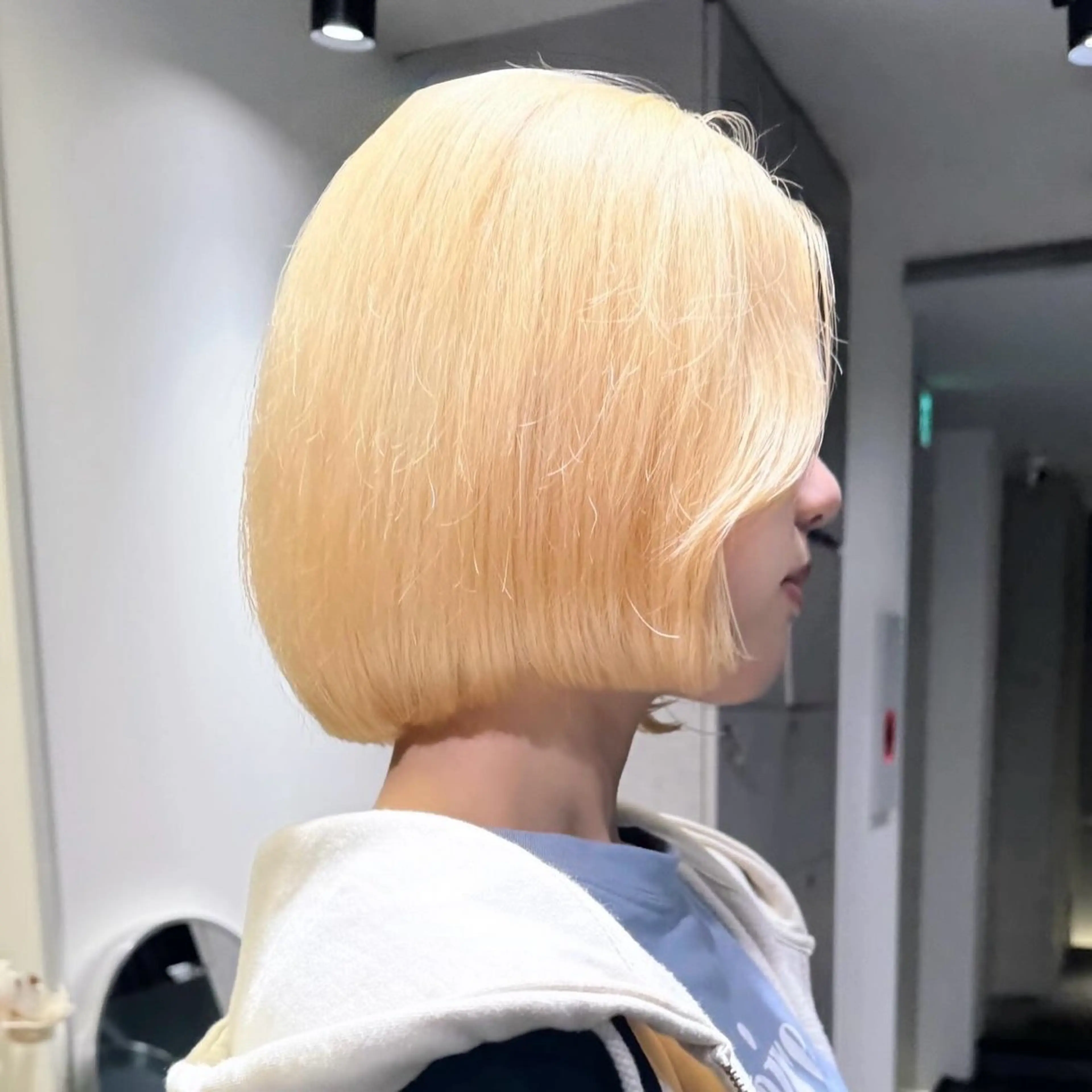 ミディアム カラー 切りっぱなしボブ ハイトーンカラー ボブ タンバルモリ 韓国風ヘア GO TODAY シェアサロン 原宿Verno店所属・髪質改善/ブリーチ/ ボブ特化/よしきのヘアスタイル