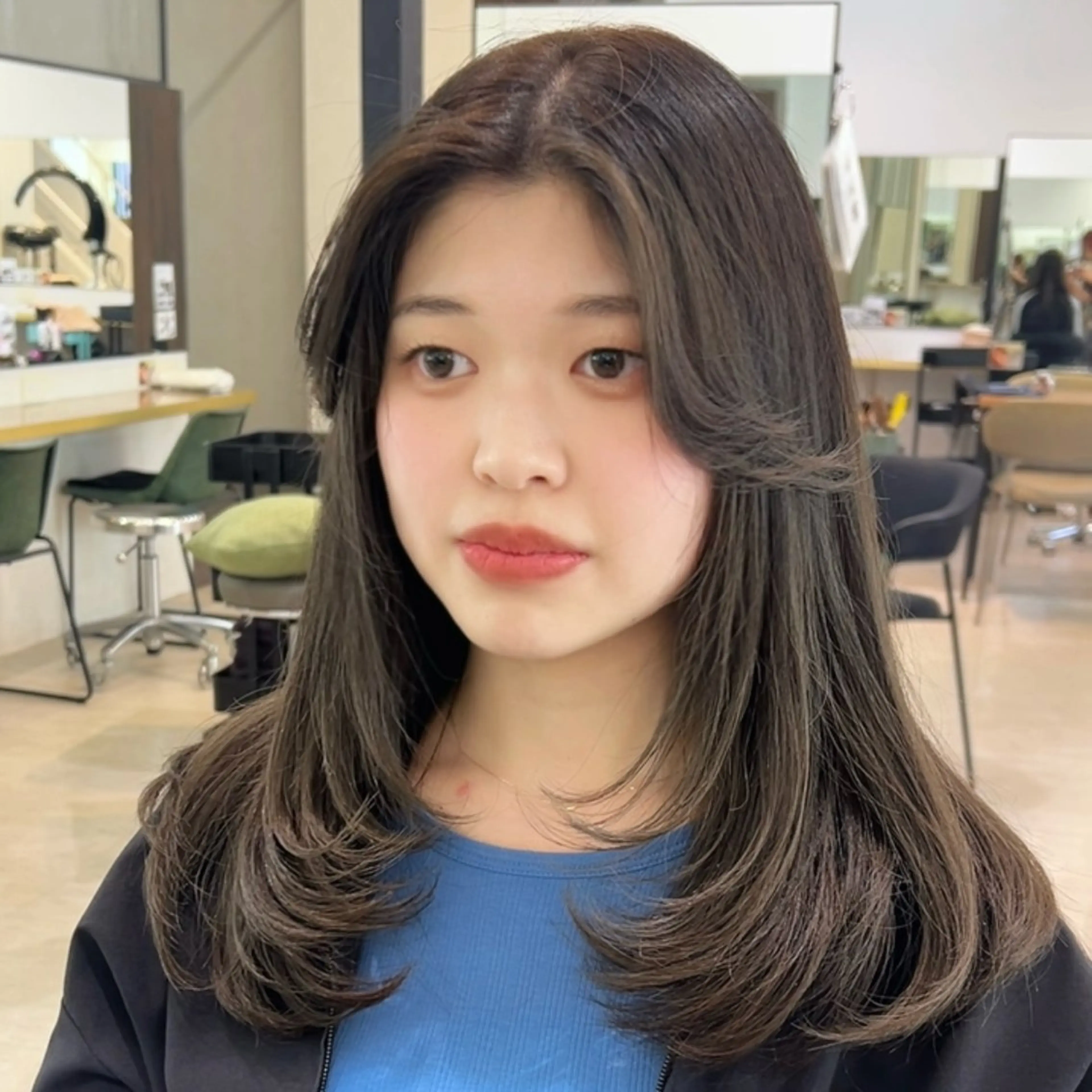 セミロング カラー 小顔カット まとまるボブ/縮毛矯 生🌿あおい✨のヘアスタイル