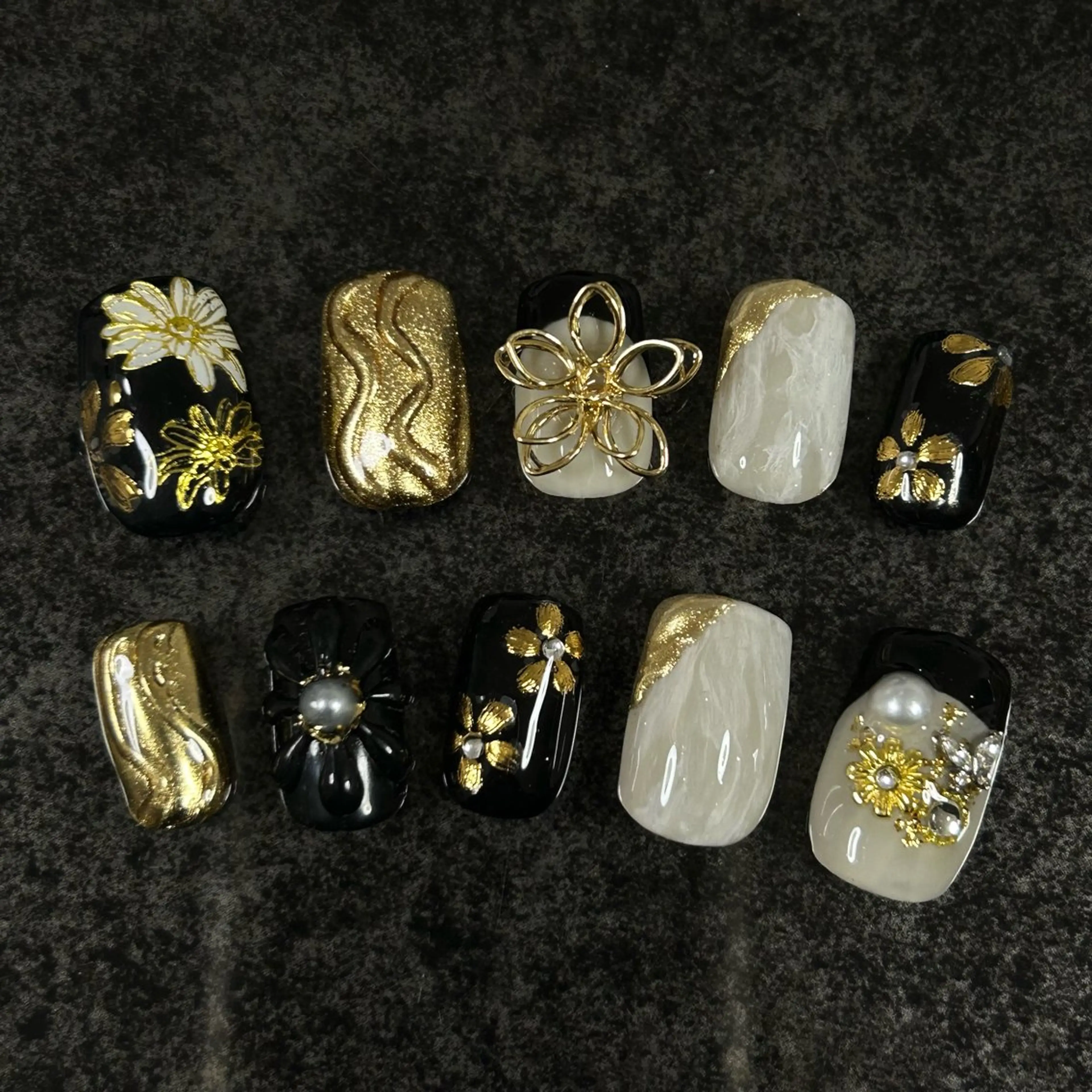 ネイル Queen ネイル&アイラッシュのマツエク・マツパデザイン