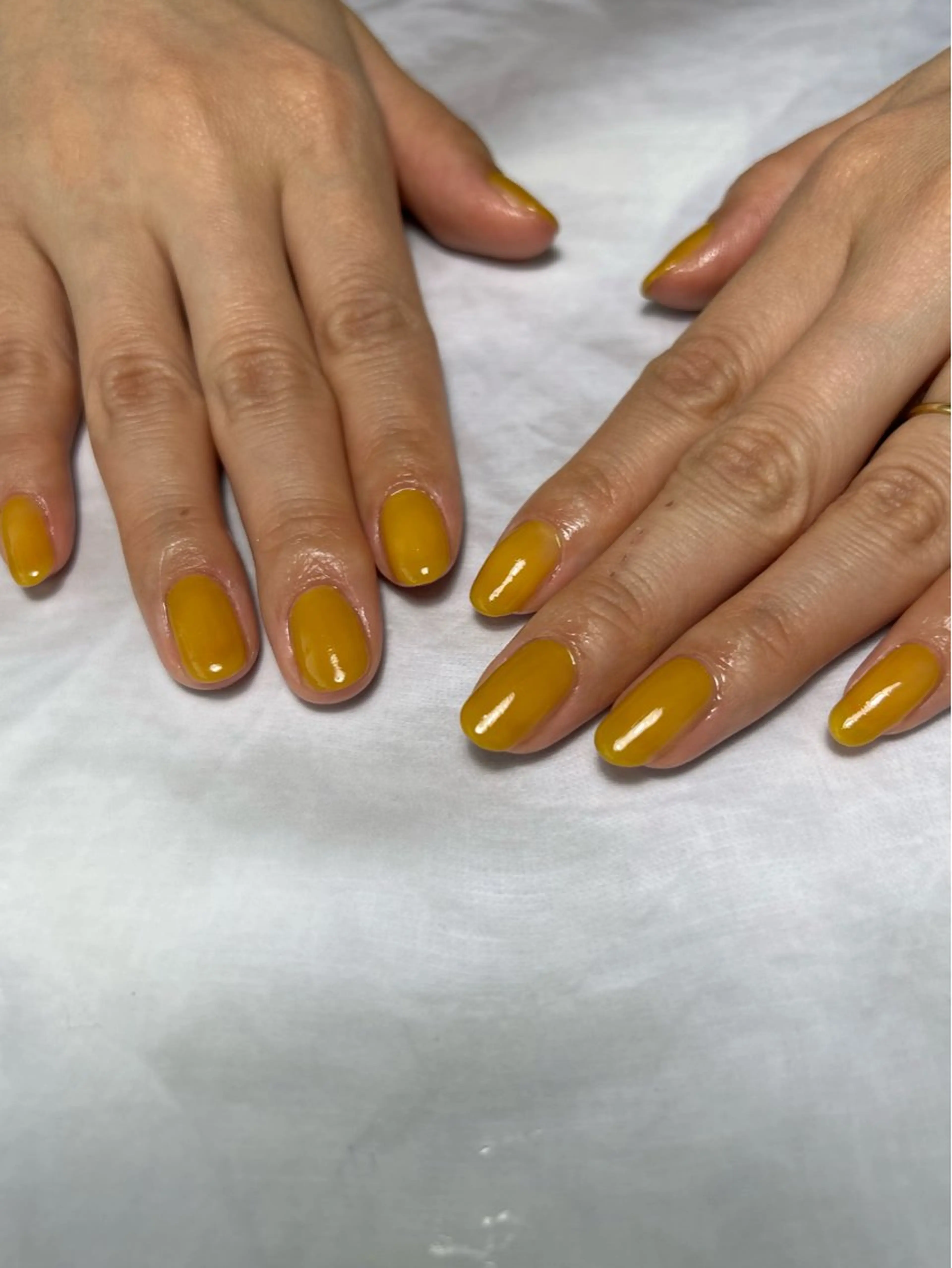 ネイル ニュアンスネイル ワンカラーネイル パステルネイル 春ネイル 黄色 ハンドネイル Kai  nail Mayukoのネイルデザイン