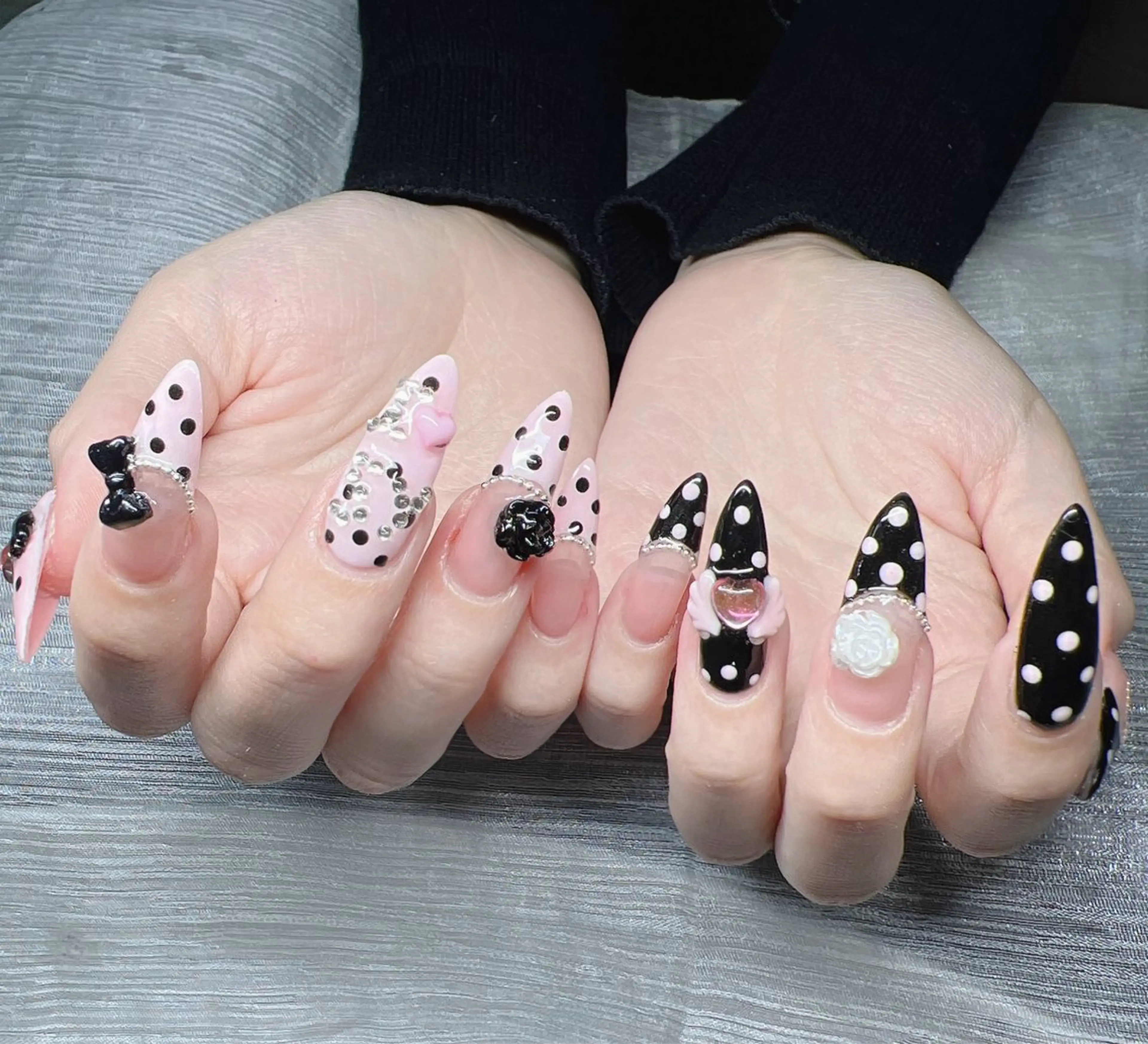 ネイル 長さ出し グラデーション 卒業式 キラキラネイル マグネットネイル Lee Nailsのネイルデザイン