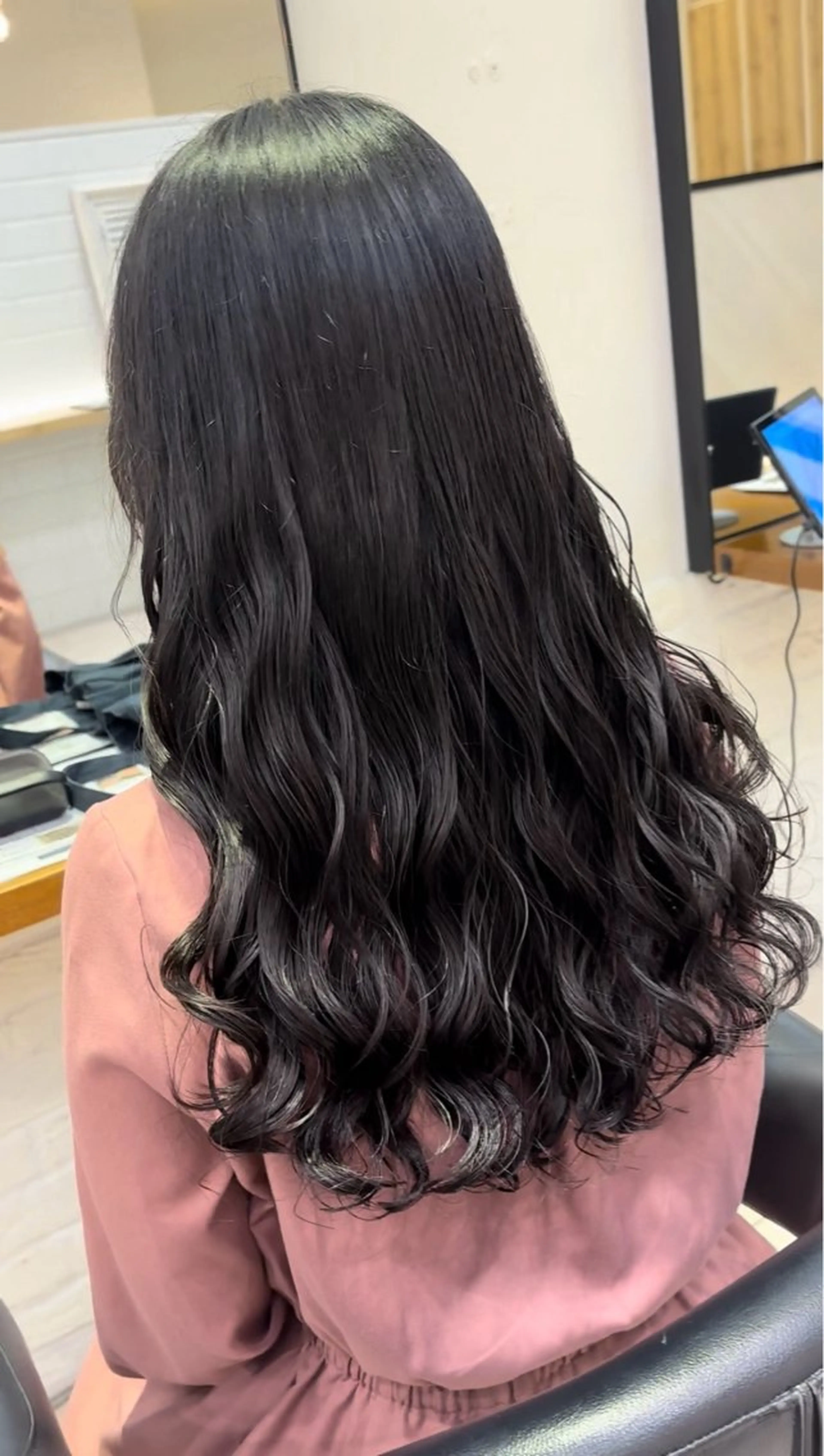 ロング パーマ カット パーマ コテ巻き風パーマ✨ かつみのヘアスタイル