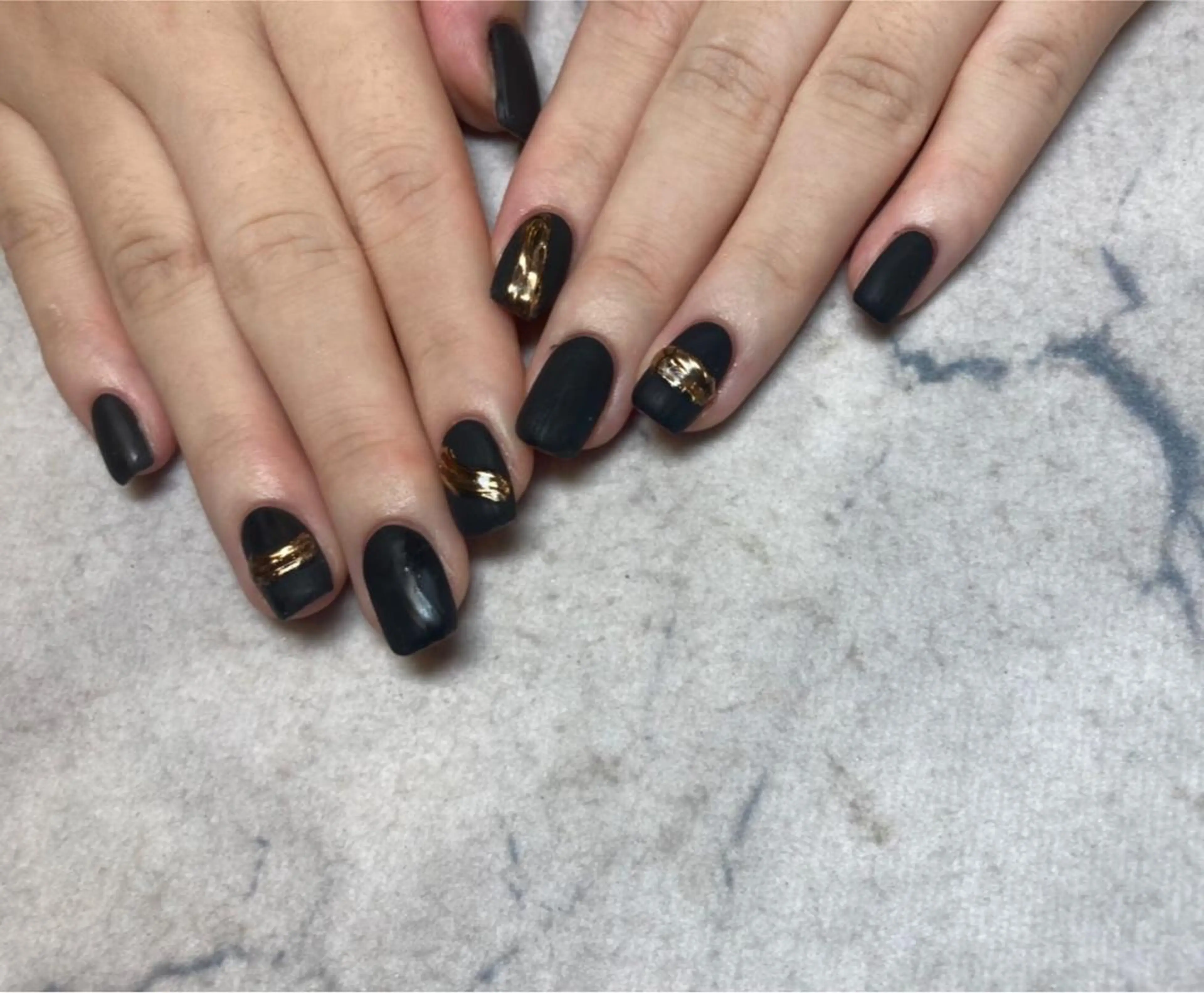 ネイル ネイルリボン 受付スタッフのネイルデザイン