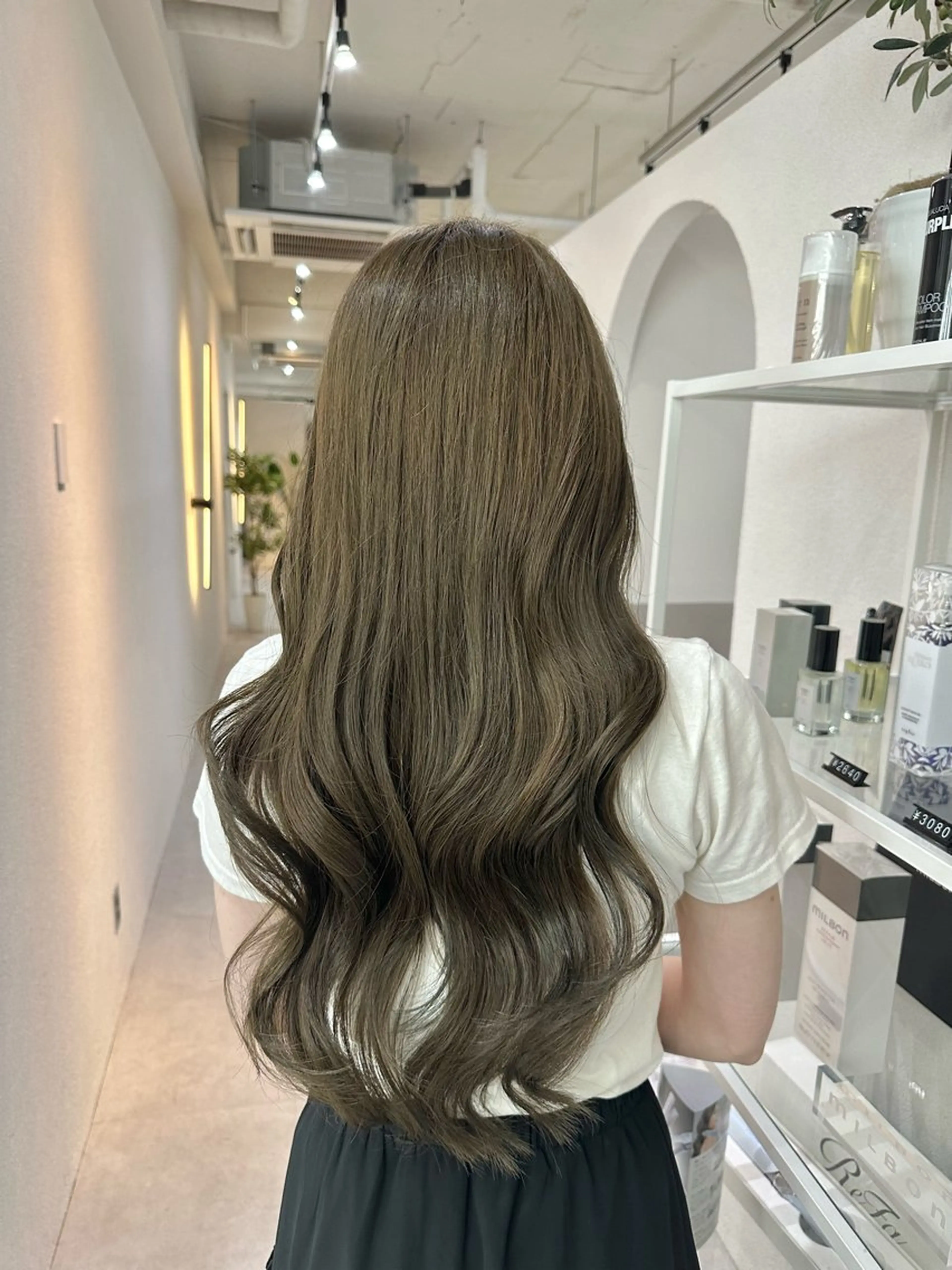 ロング 韓国レイヤー透明感 カラーヨウスケのヘアスタイル