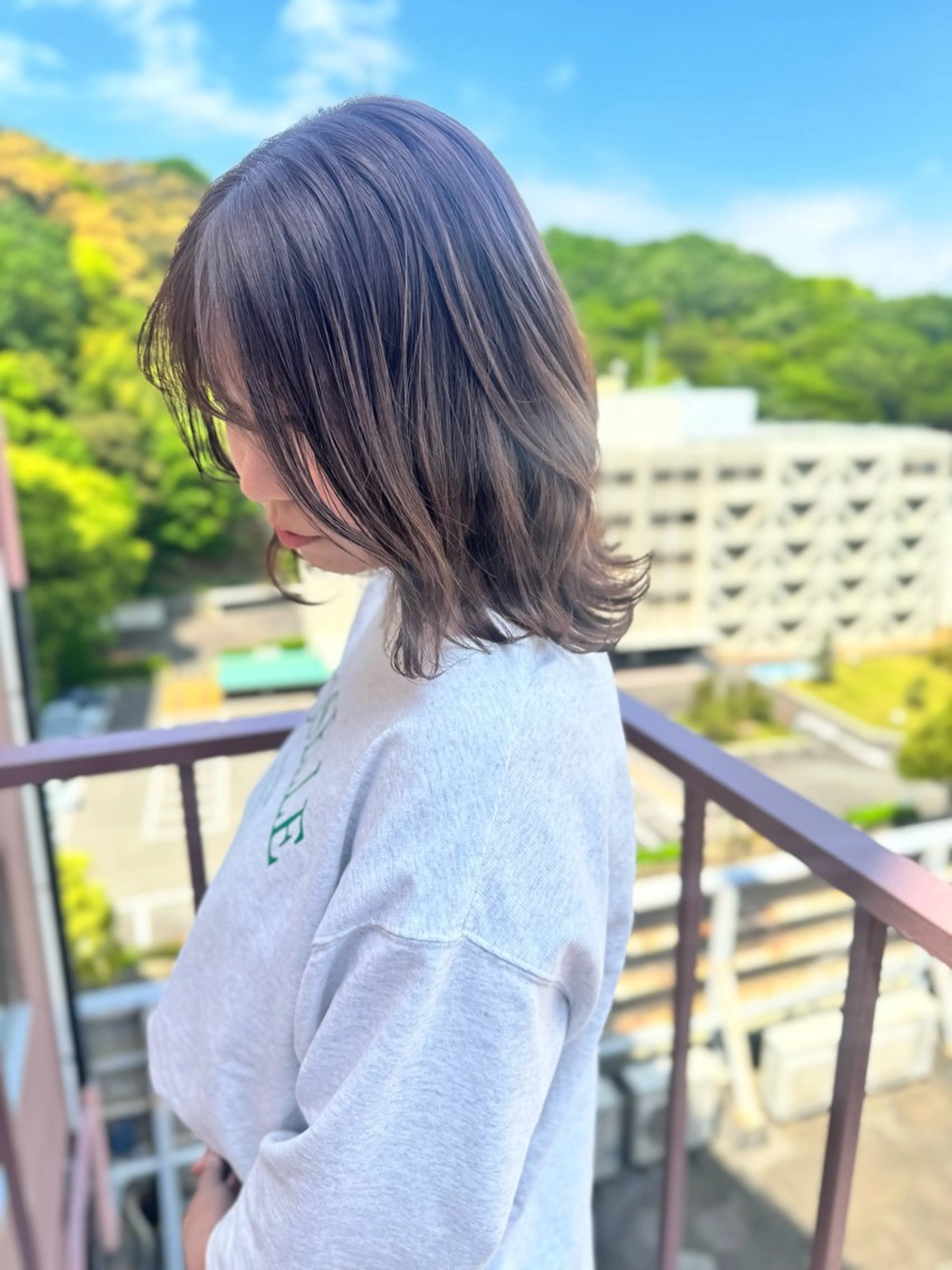 ミディアム カラー グレージュ ラベンダーカラー ラベンダーグレージュ ラベンダーグレー カット ヘアカラー Viage （ビアージュ）のヘアスタイル