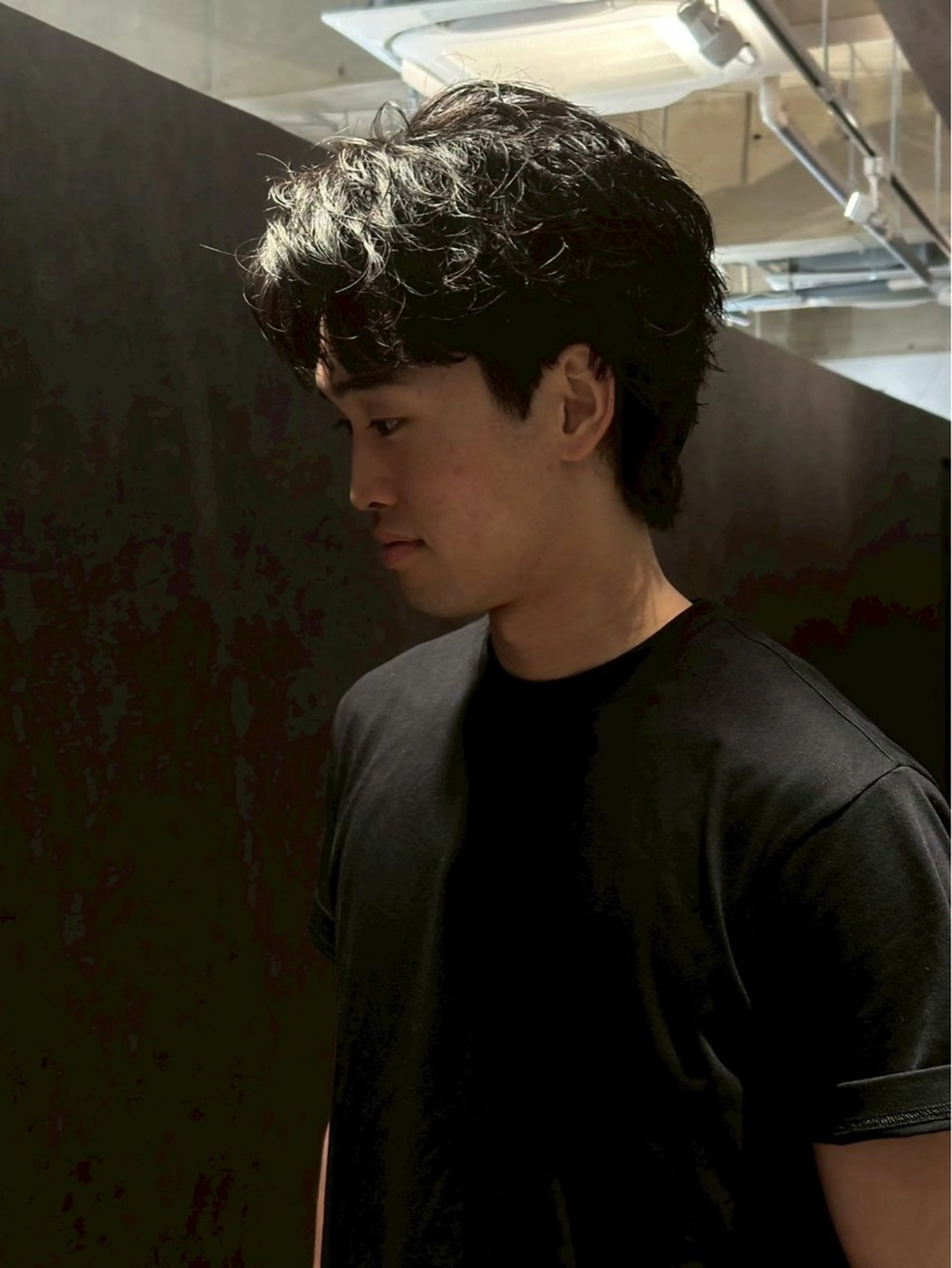 ショート パーマ メンズ メンズブリーチ センターパート フェードカット フェザーパーマ メンズハイライト カット パーマ トリートメント 金山駅前/メンズ パーマ/真柄 恒輝のヘアスタイル