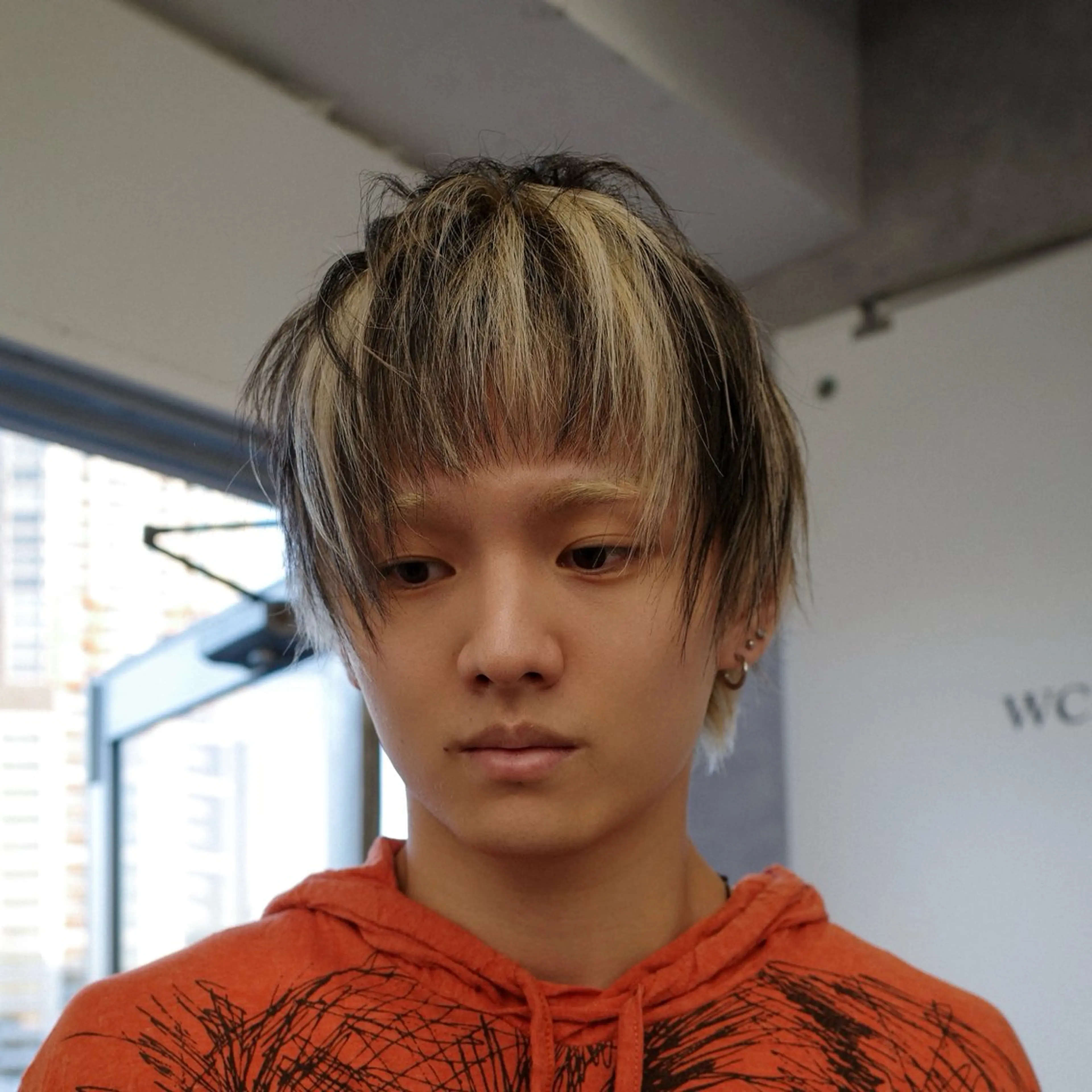 カラー メンズ ヘアカラー メンズハイライト／ メンズブリーチカラーのヘアスタイル