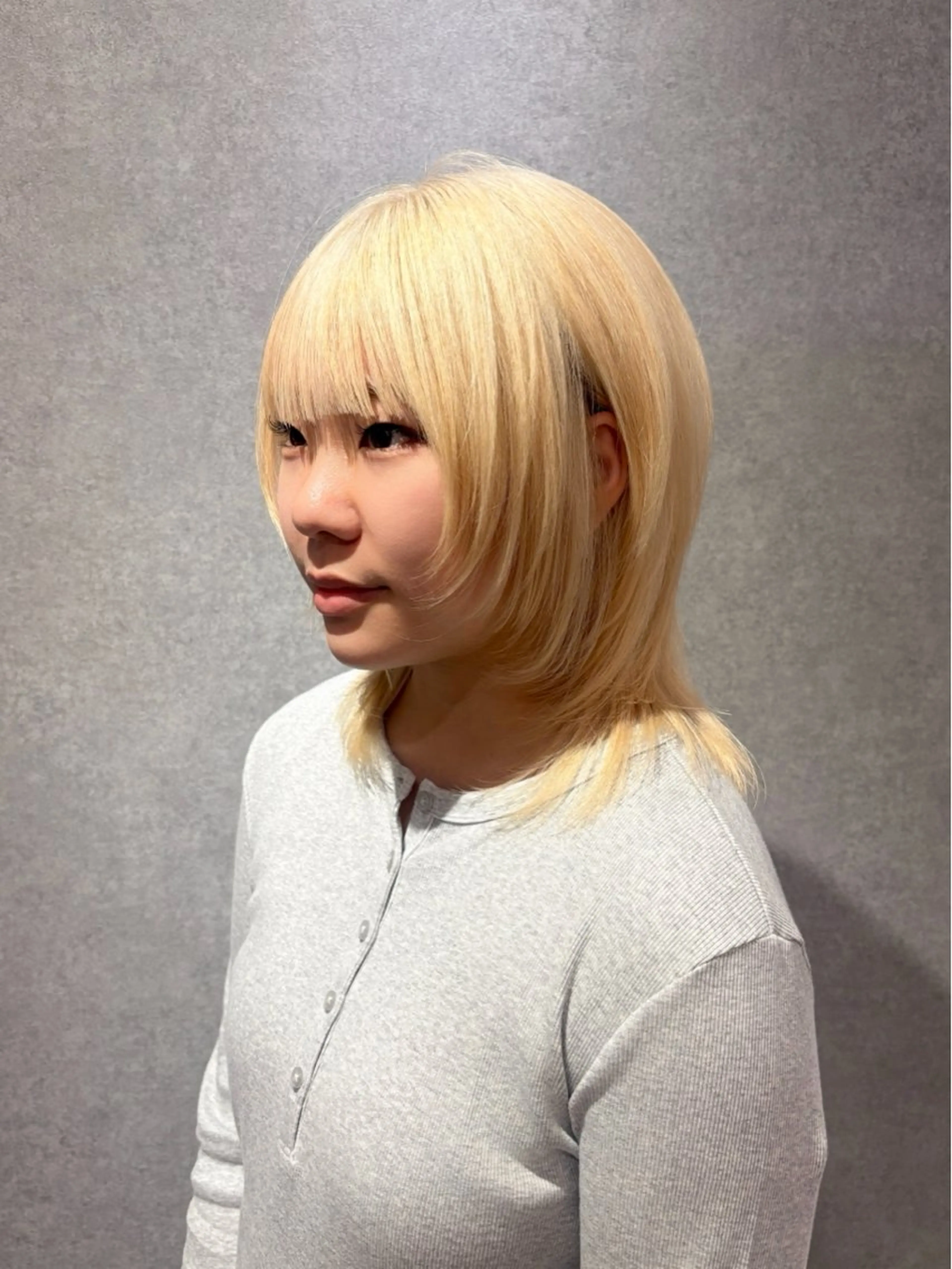 ミディアム カラー カット ヘアカラー ハイトーン/ウルフ/ レイヤー/Asukaのヘアスタイル