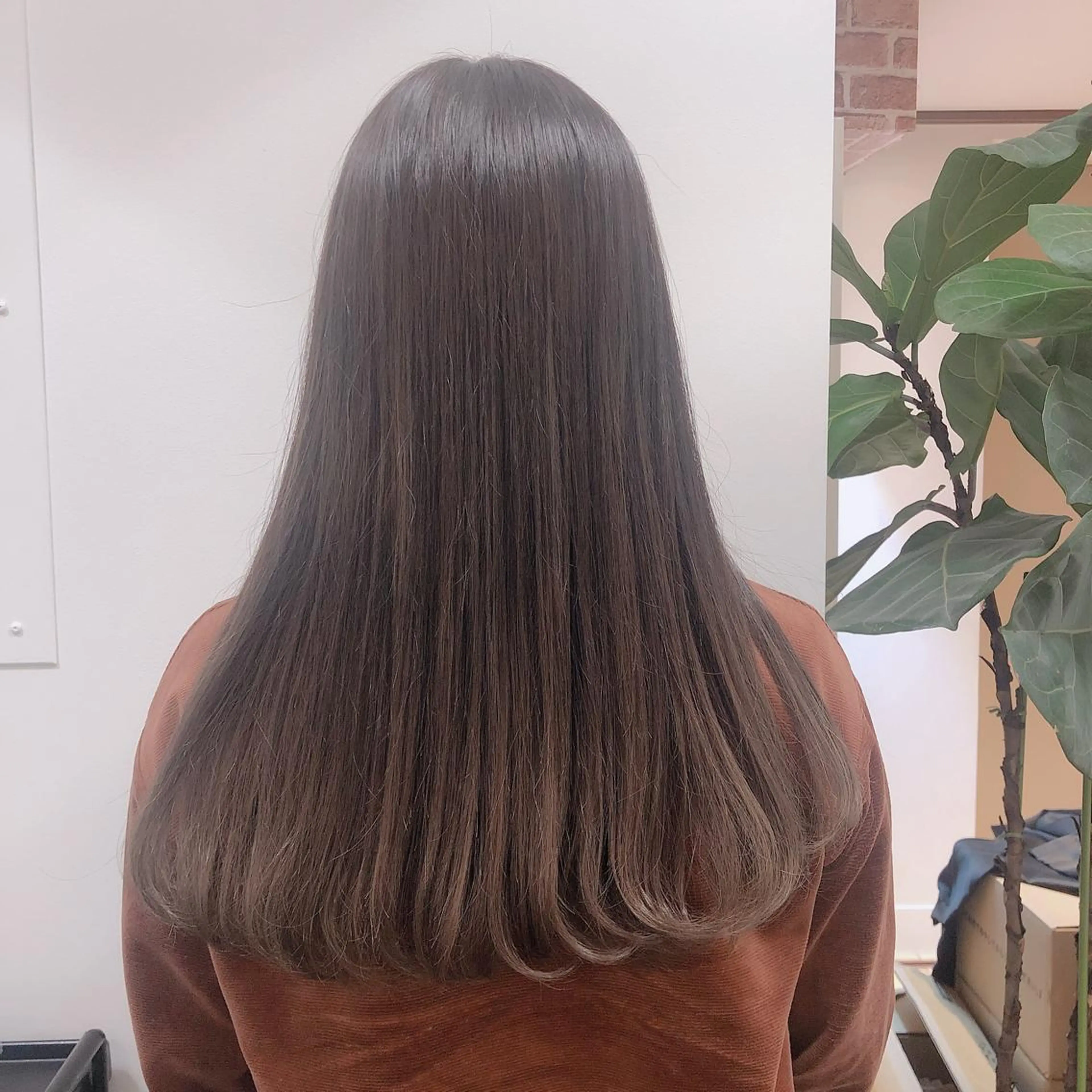 ロング 顔周りの垢抜けヘア 立山愛梨のヘアスタイル