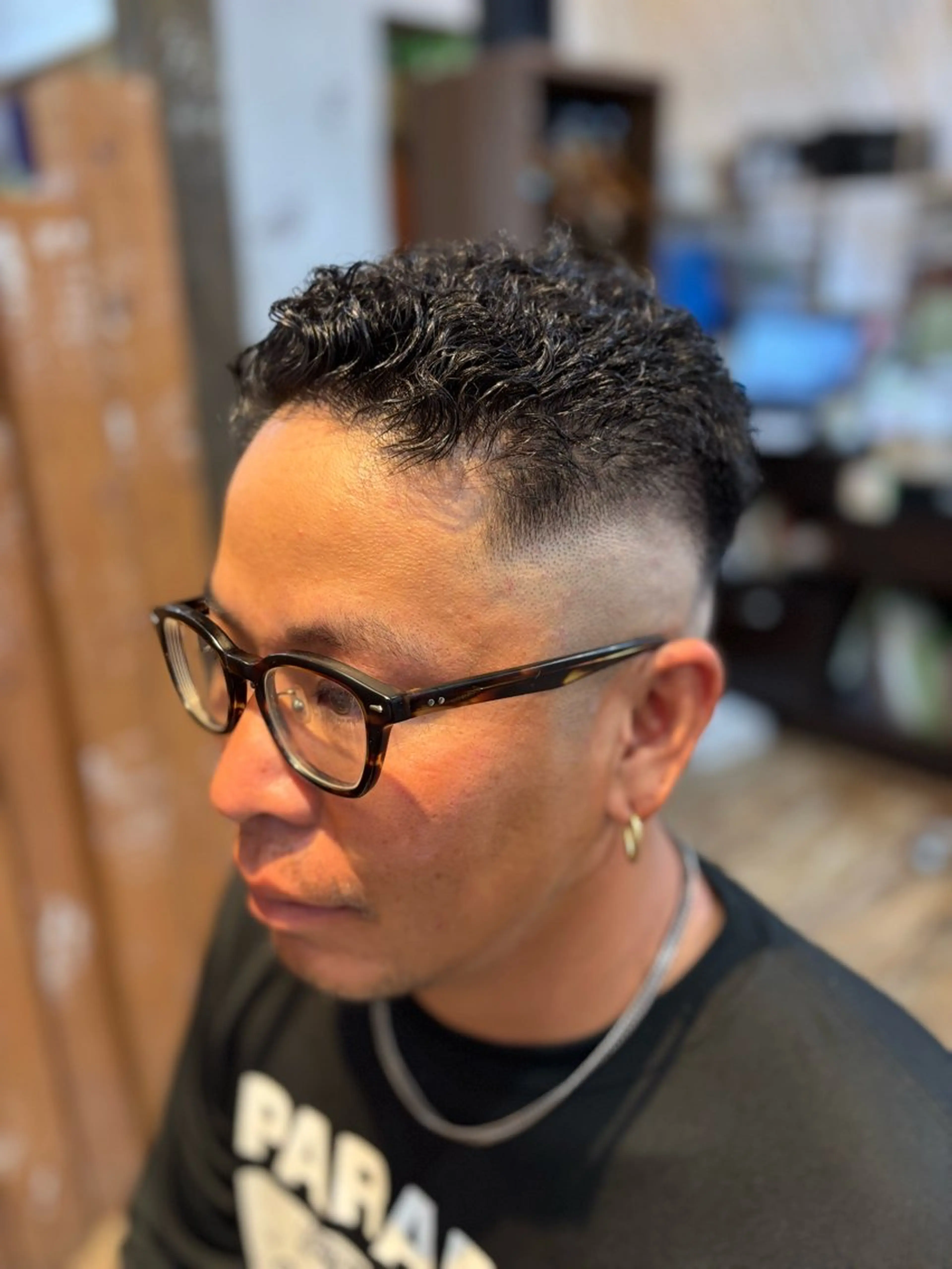 ショート パーマ メンズ フェードカット 濡れパン スキンフェード メンズ/フェード オヌマのヘアスタイル