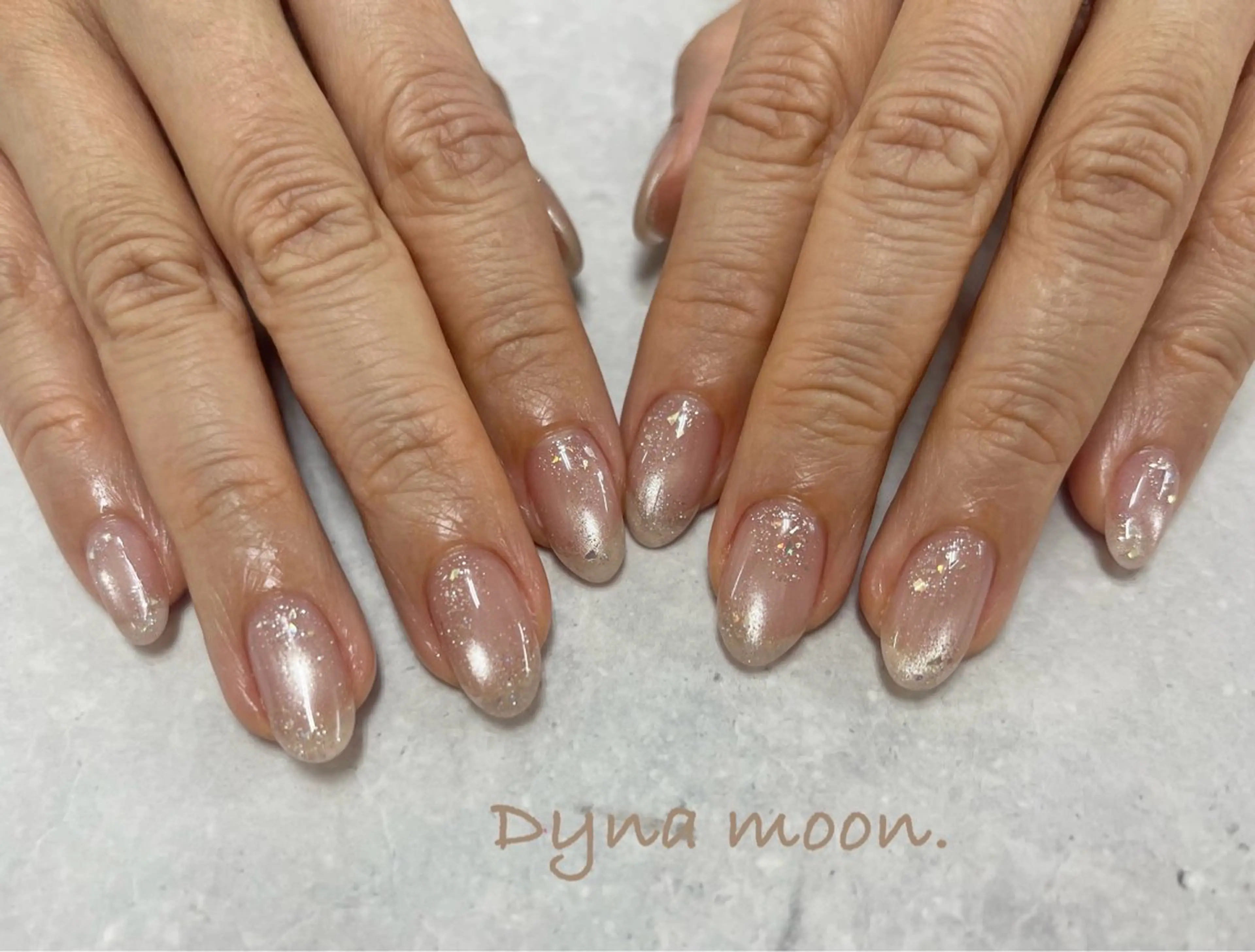 ミディアム ハンドネイル 吉田 芹菜のネイルデザイン