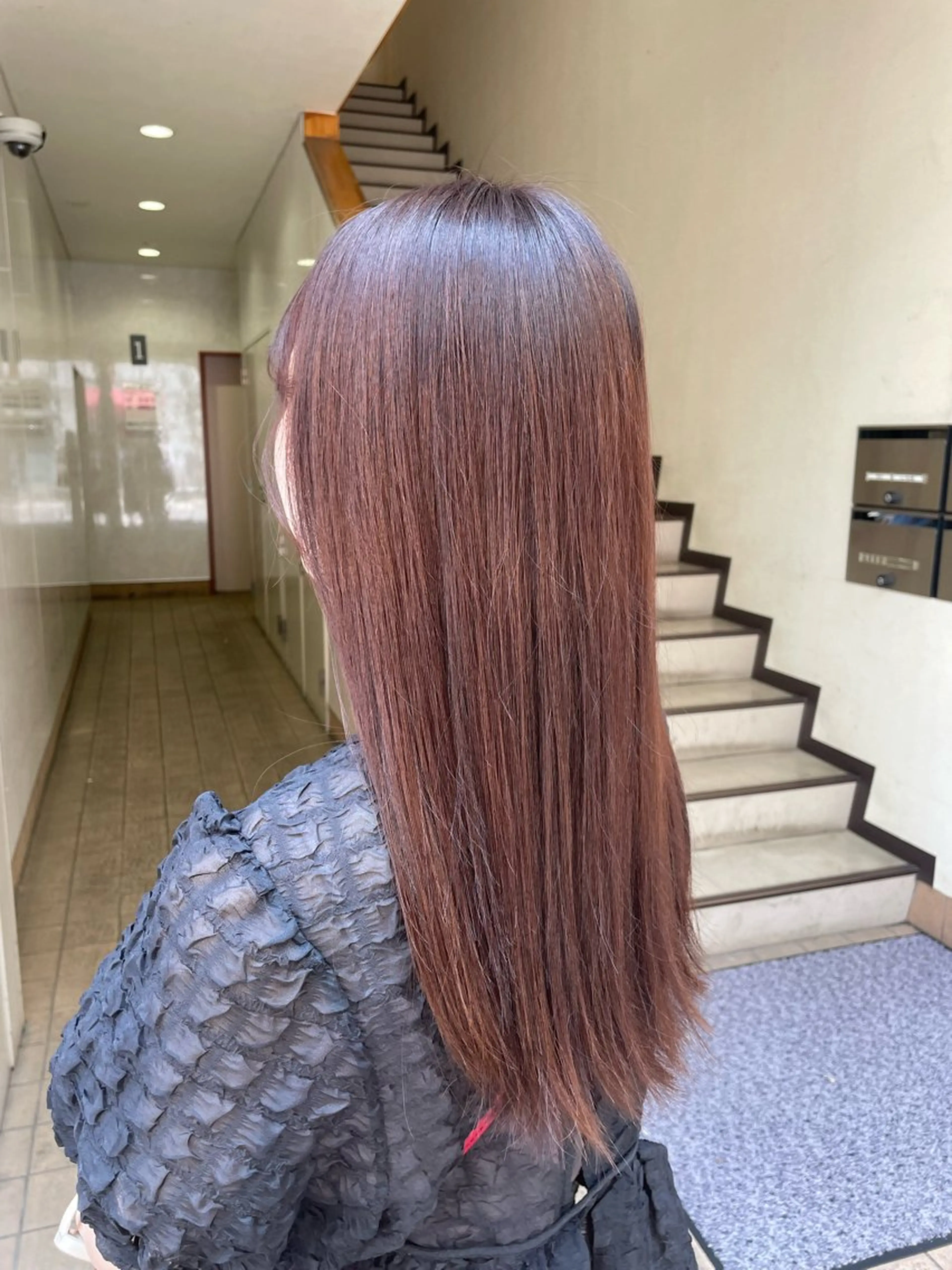 ロング カラー ブリーチなしカラー/ 暖色カラー/艶カラーのヘアスタイル