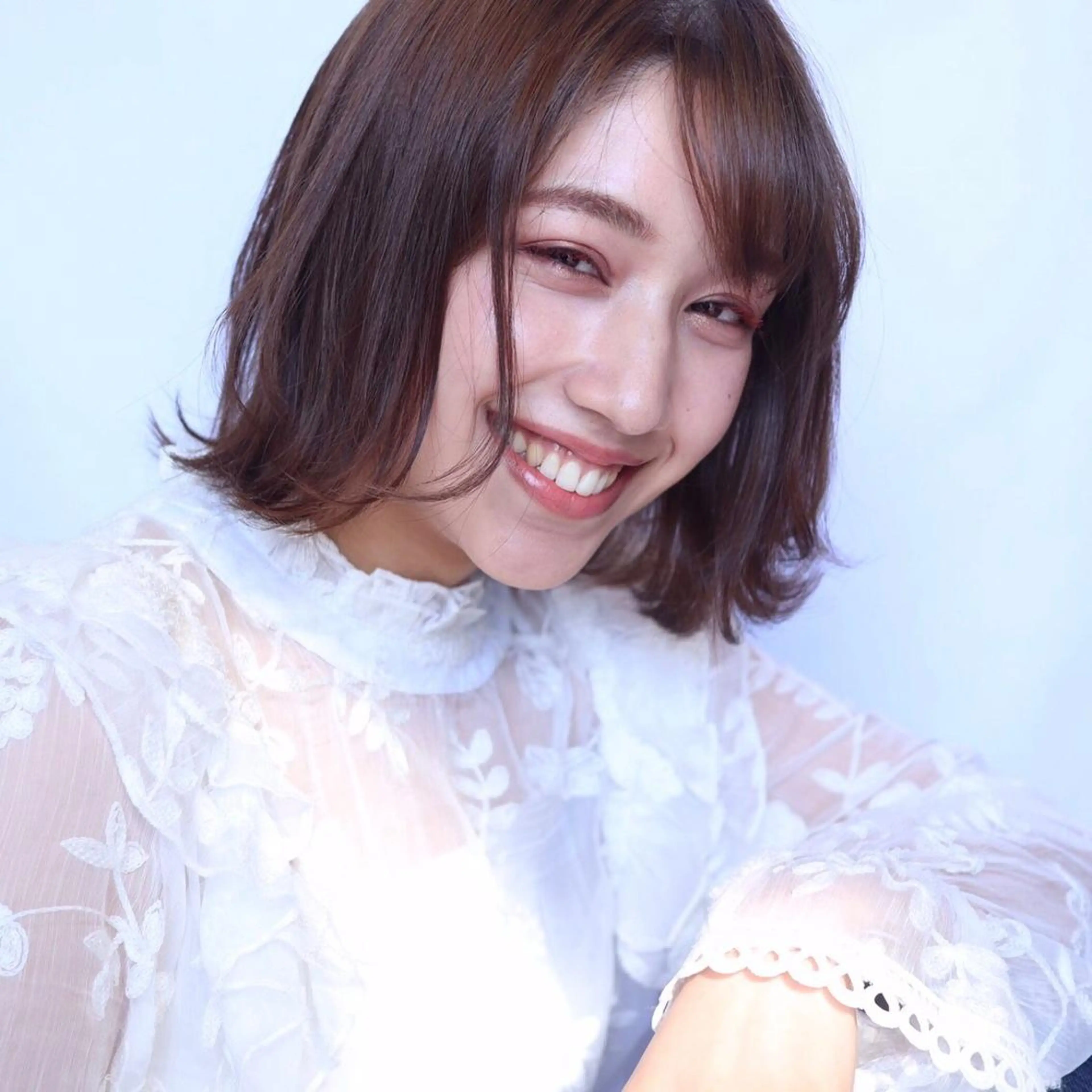 ミディアム 髙井 麻帆のヘアスタイル