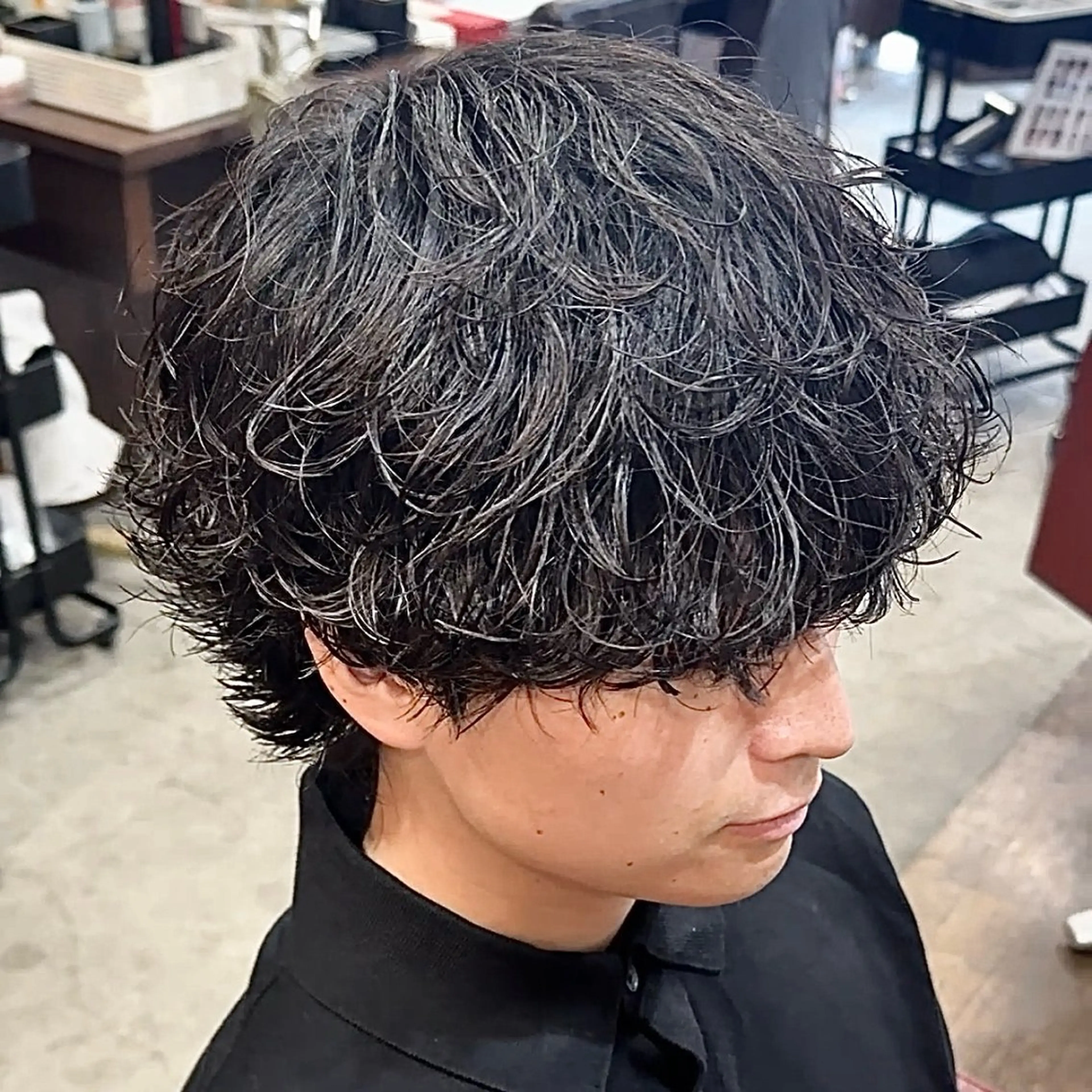 パーマ メンズ 波巻きパーマ メンズウルフカット ウルフカット スペインカール/ サーフカール/RYUのヘアスタイル