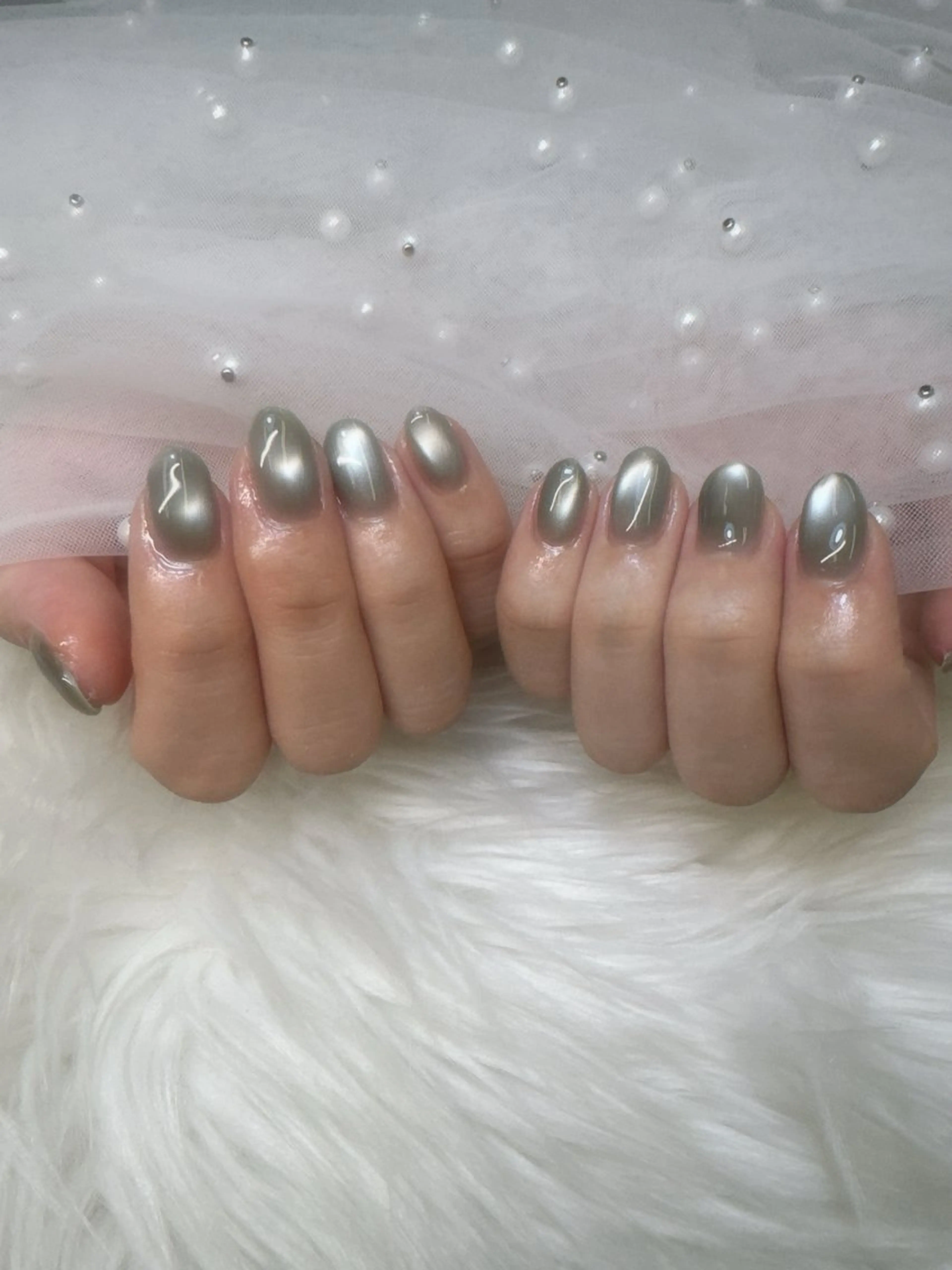 ネイル 成人式 フレンチネイル ジェルネイル キラキラネイル マグネットネイル Queeens nailのネイルデザイン