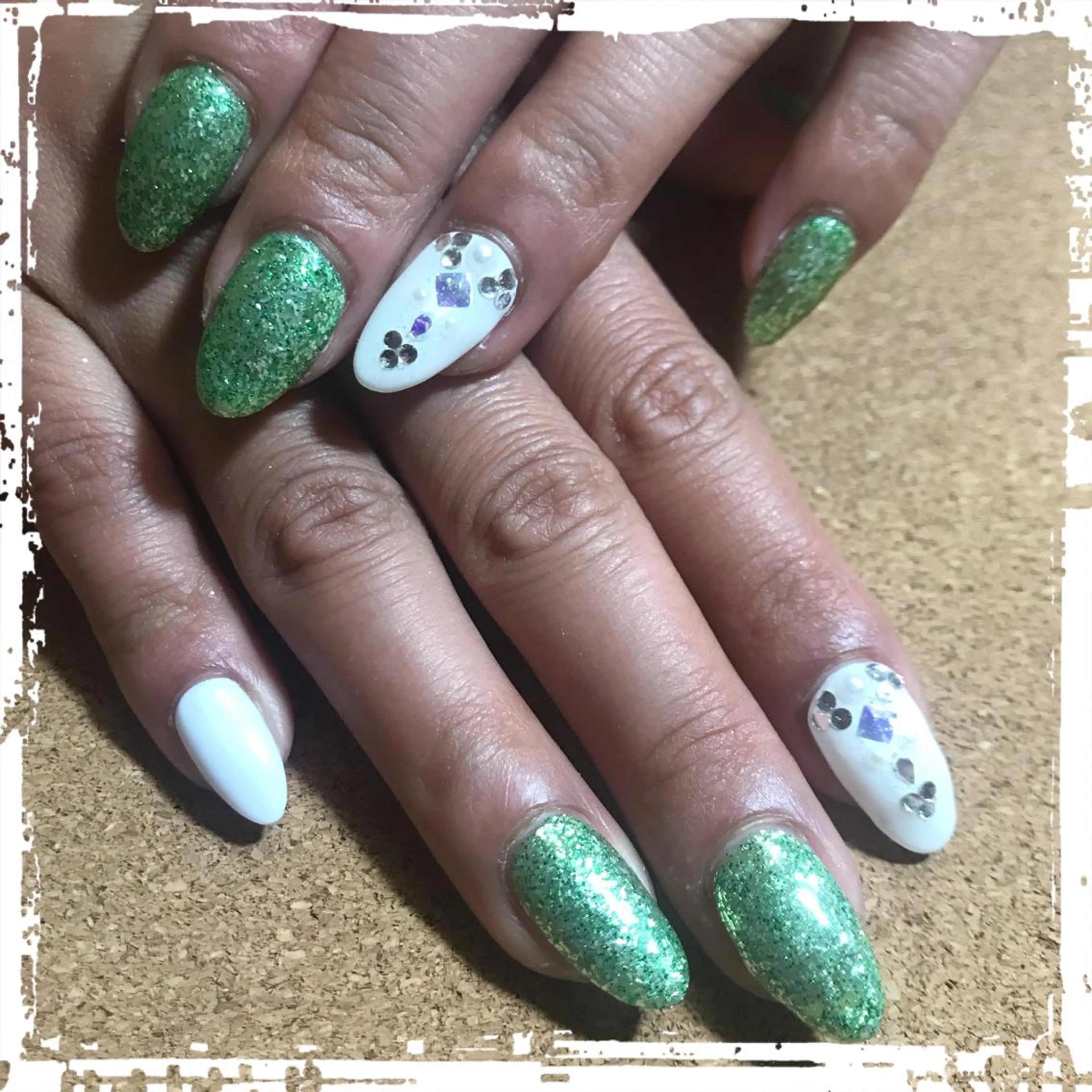 ネイル ECLAT エクラ所属・寺山 千鶴のネイルデザイン