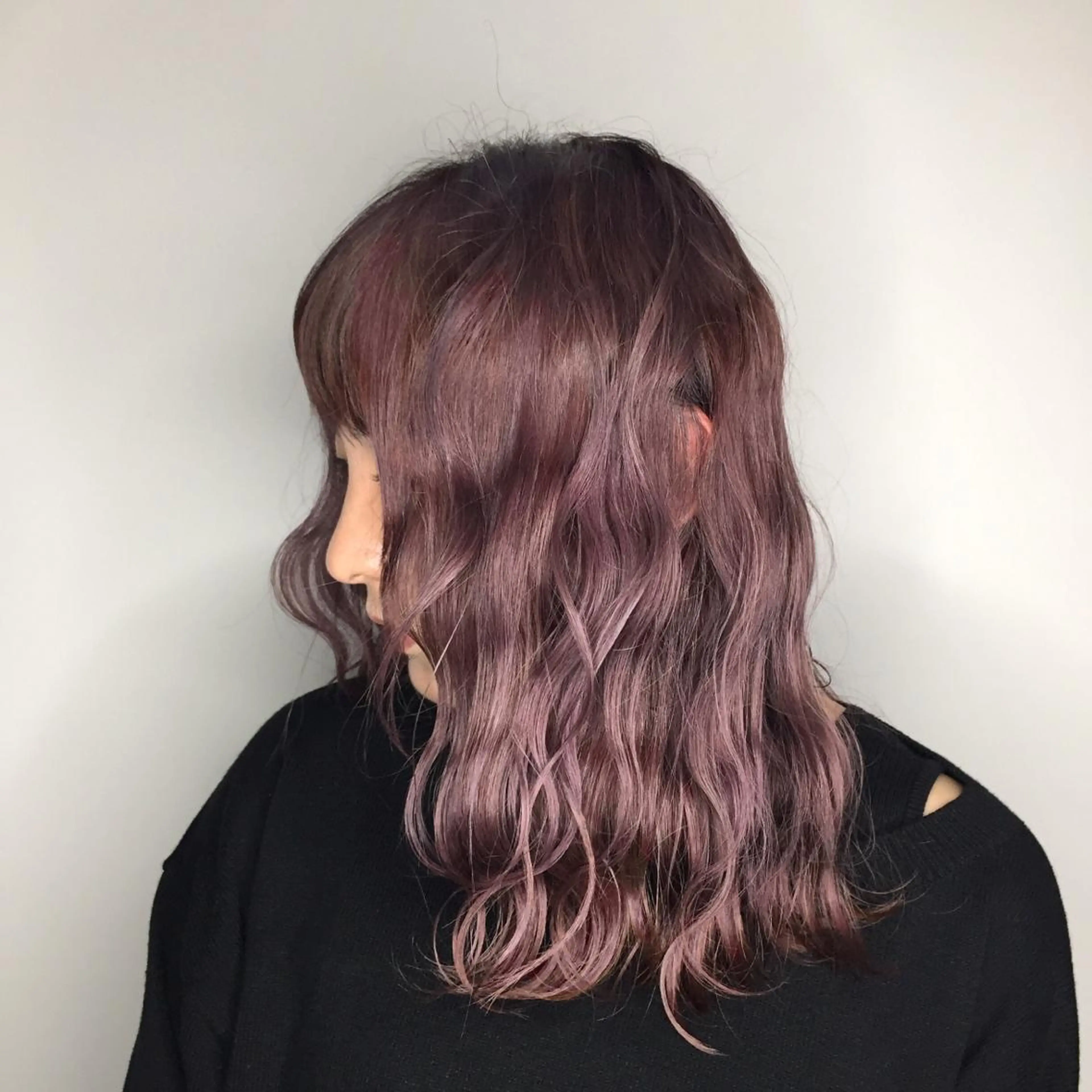 セミロング ピンクラベンダー maco 艶感ハイトーン🦋のヘアスタイル