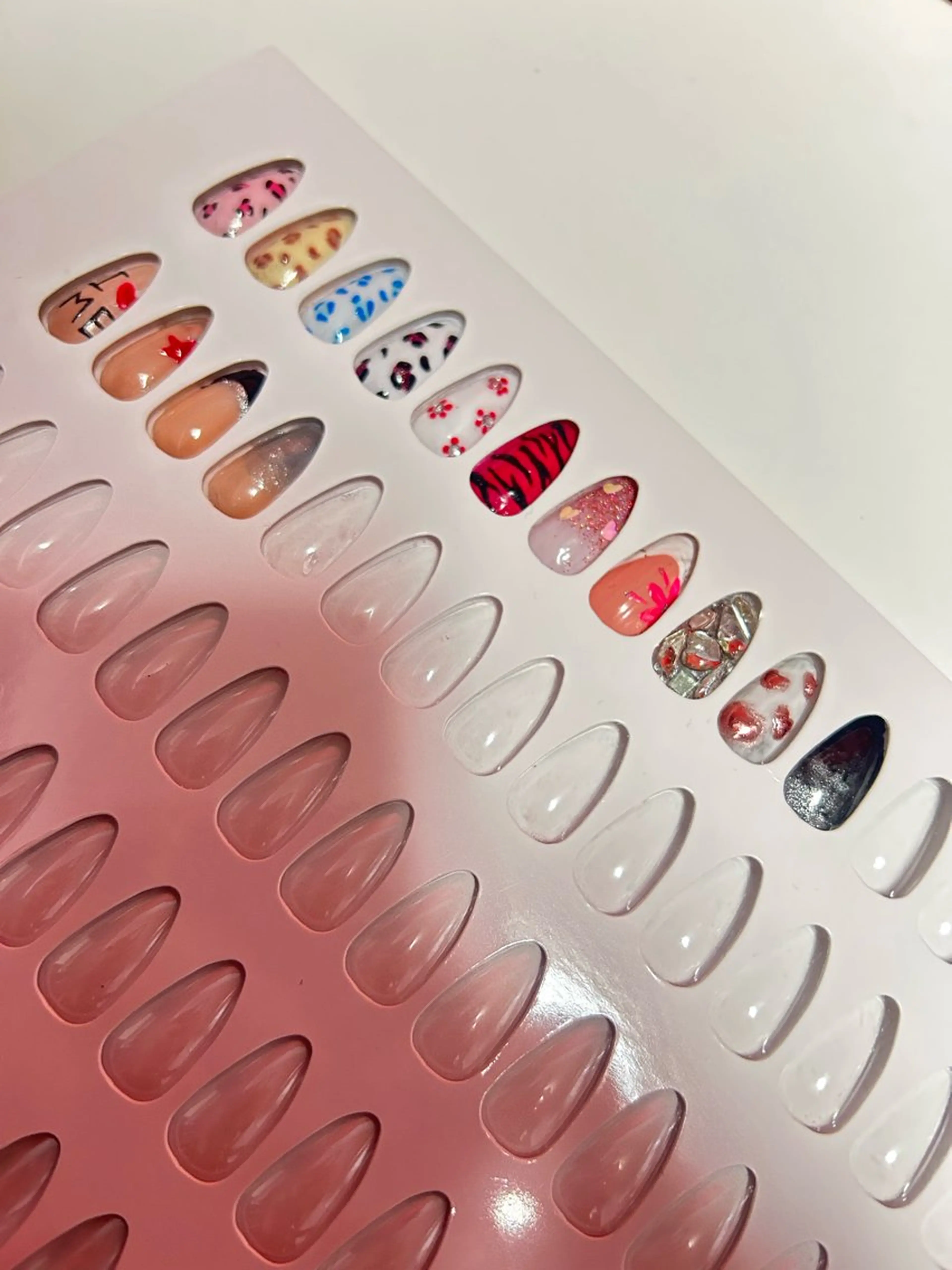 ネイル Feather TOMのエステ・リラクイメージ