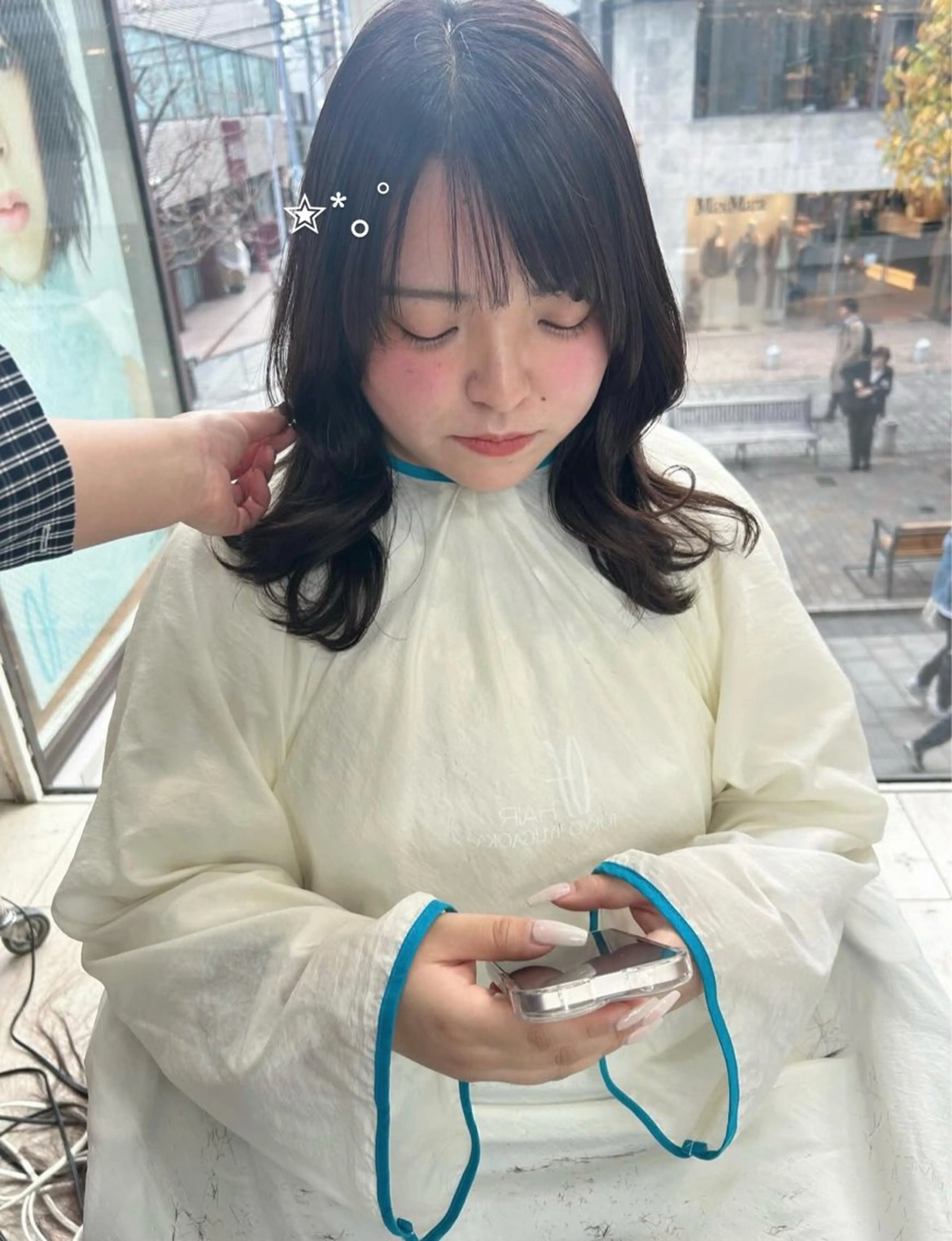 ミディアム レイヤーカット ありむらもえ/ 透明感カラーのヘアスタイル