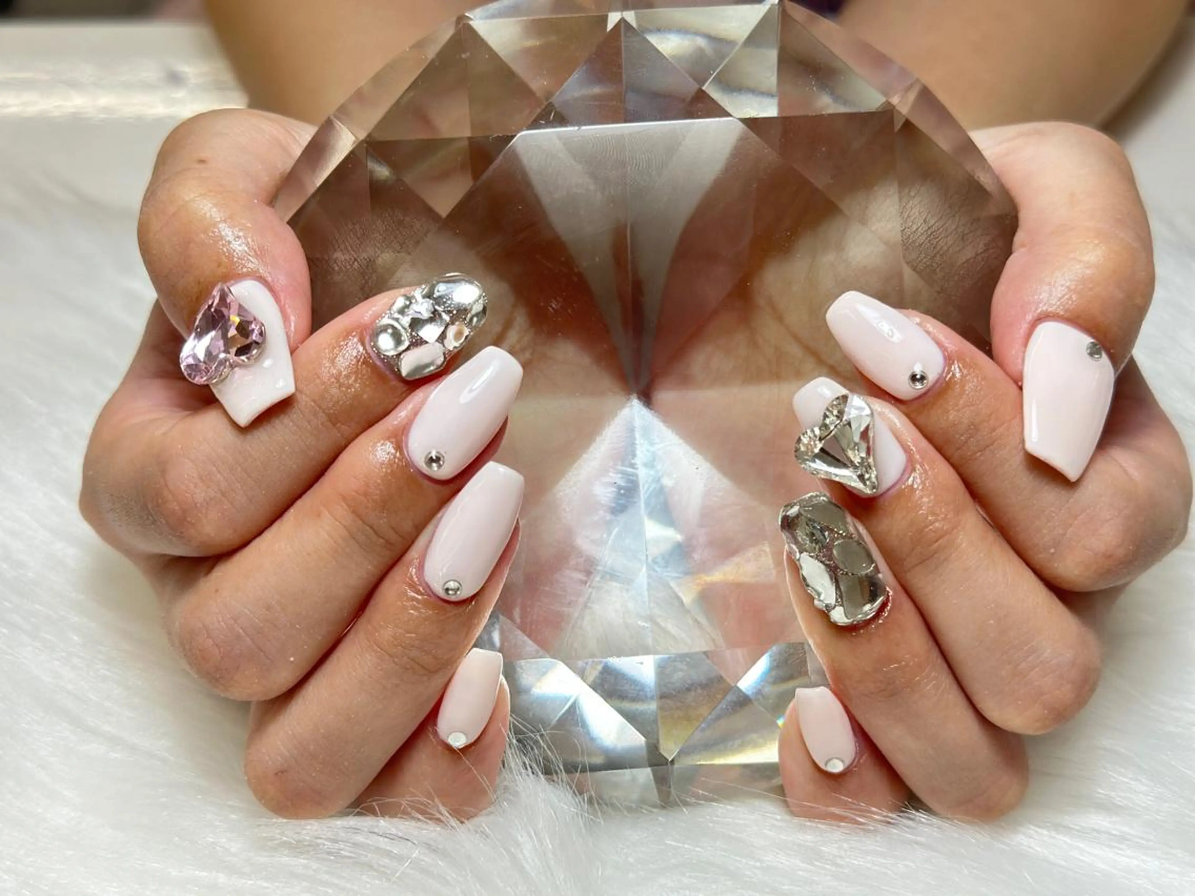 ネイル ハンドネイル Mona【パラジェル ・長さ出し専門店】のネイルデザイン