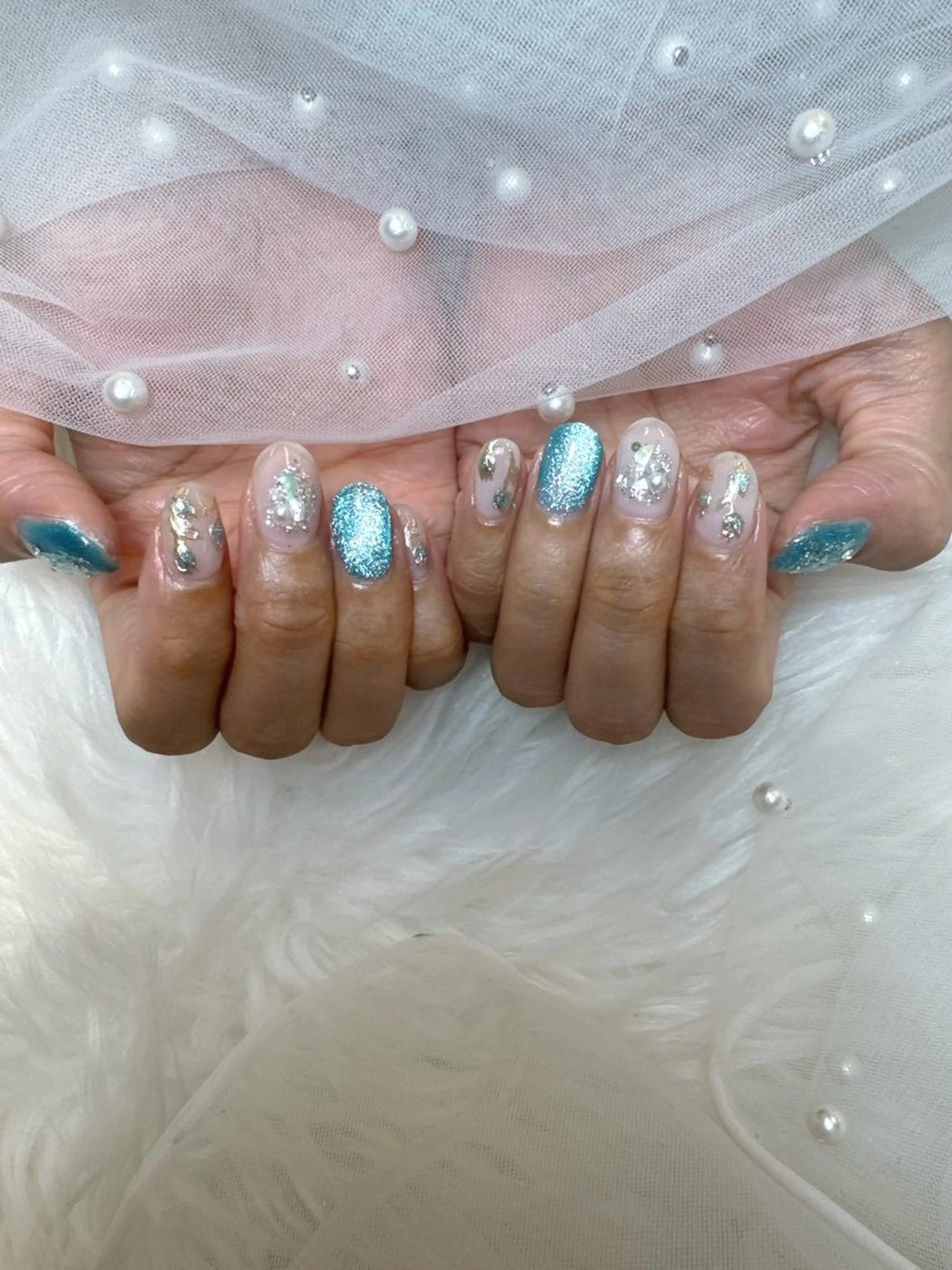 ネイル キラキラネイル 韓国ネイル 持ち込み ワンホンネイル Queeens nailのネイルデザイン
