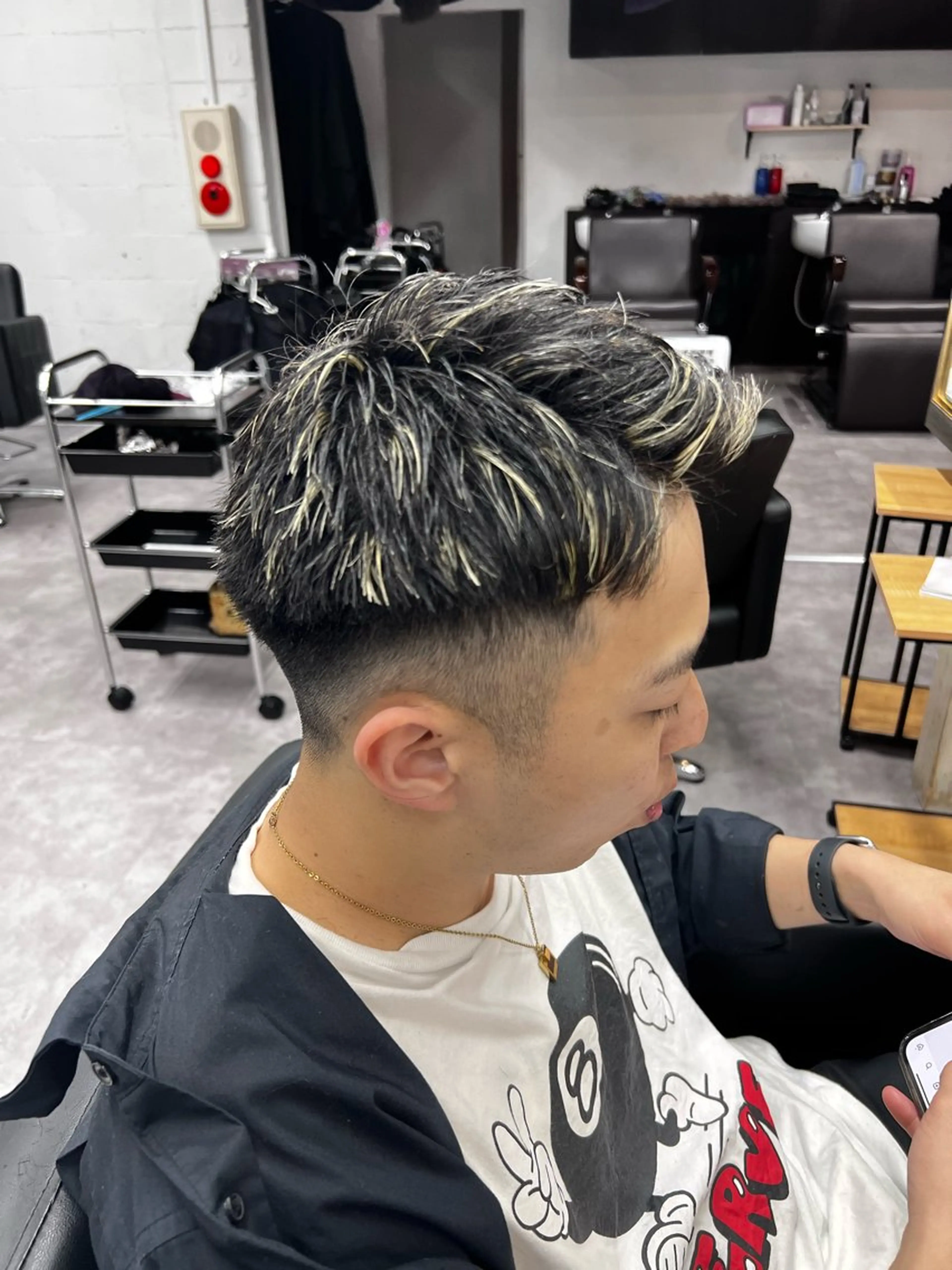 カラー メンズ 笹江 瑞穂のヘアスタイル