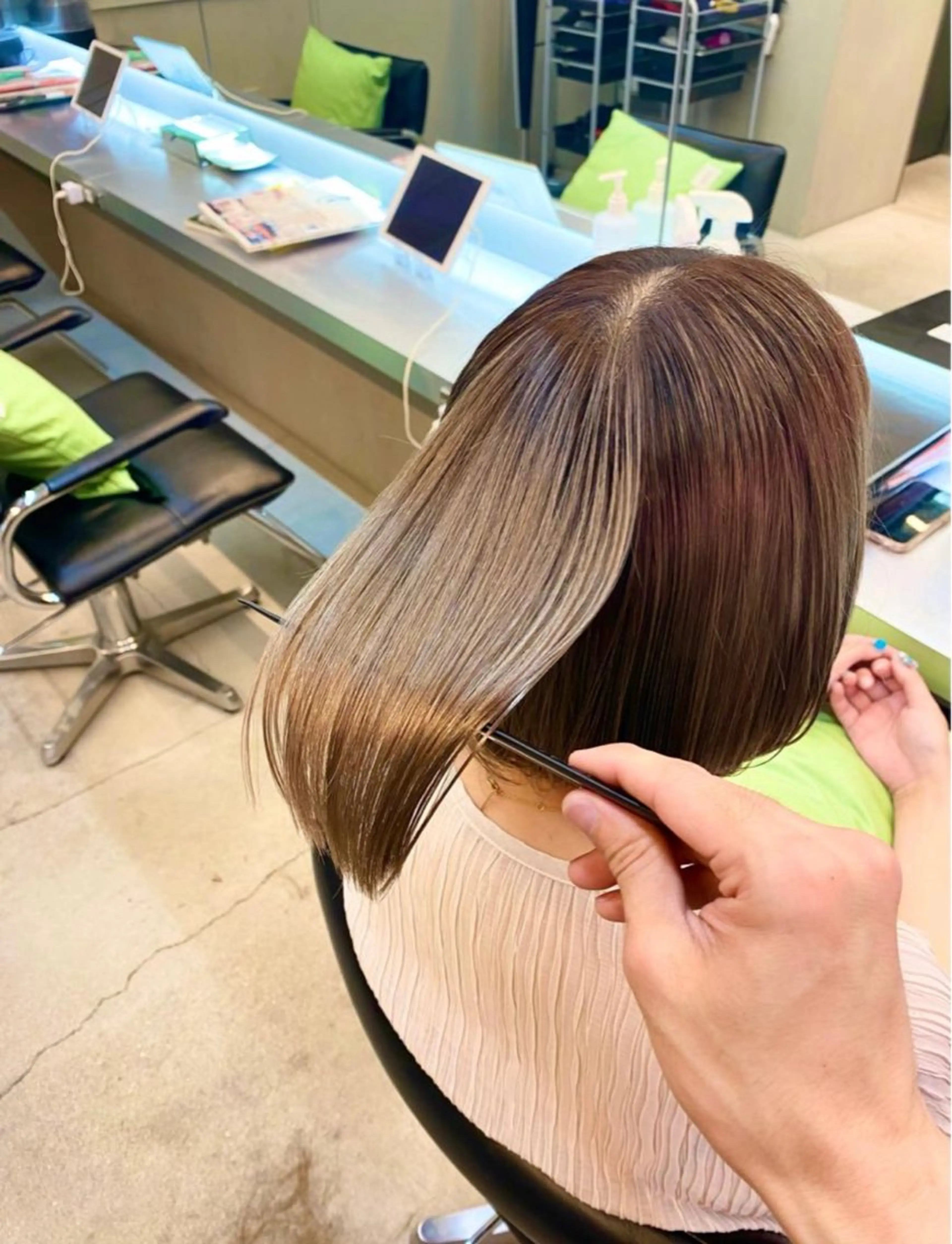 ミディアム カラー パーマ 切りっぱなしボブ ベージュカラー ブリーチ ピンクカラー ピンクベージュ カット ヘアカラー 縮毛矯正 艶髪と透明感を ‼️/若林のヘアスタイル