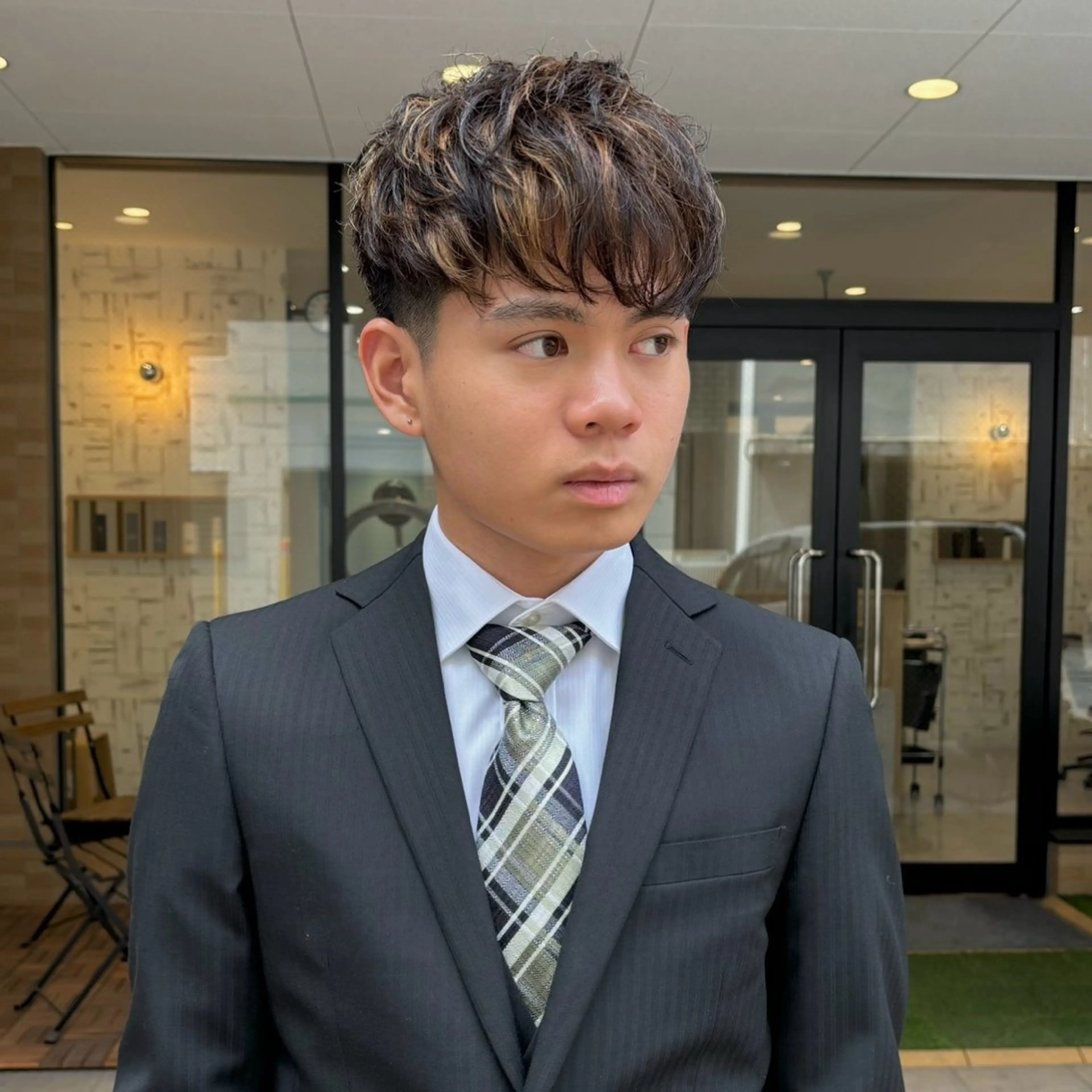 メンズ フェードカット メンズハイライト メンズパーマ メンズショート スパイキーショート ヘアカラー 【メンズショート 特化】村斎　伶次のヘアスタイル