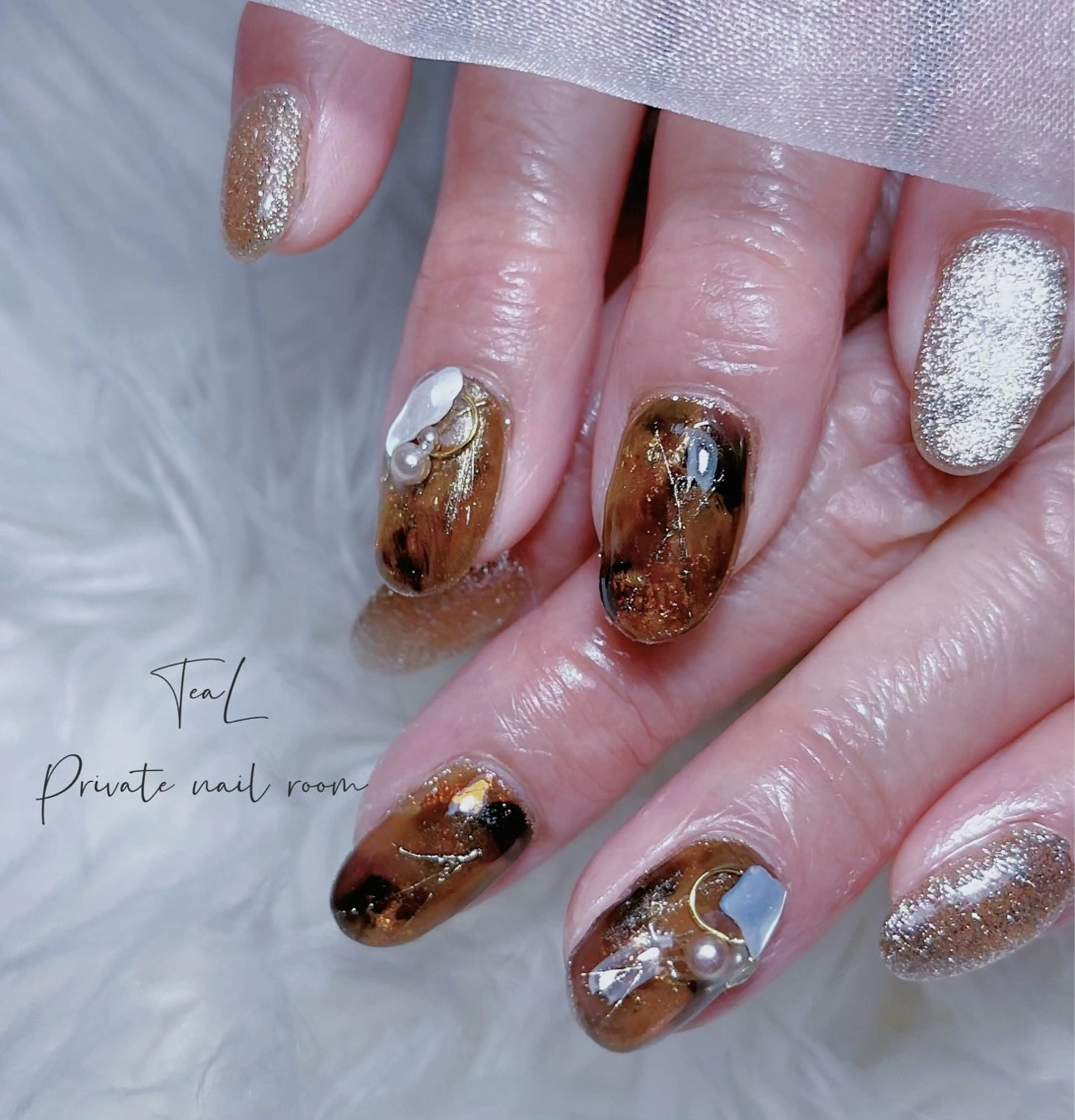 ネイル べっ甲ネイル ニュアンスネイル ハンドネイル TeaL nailのネイルデザイン