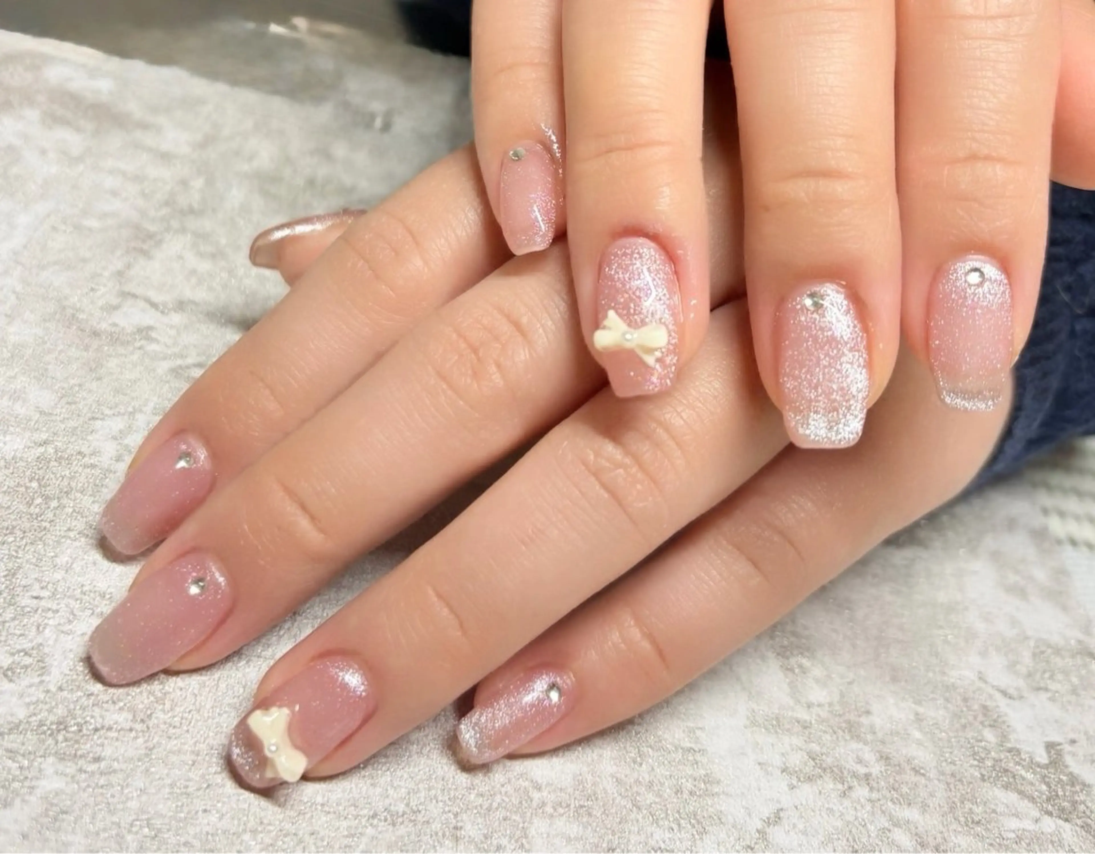 ネイル Lowé いちごのネイルデザイン