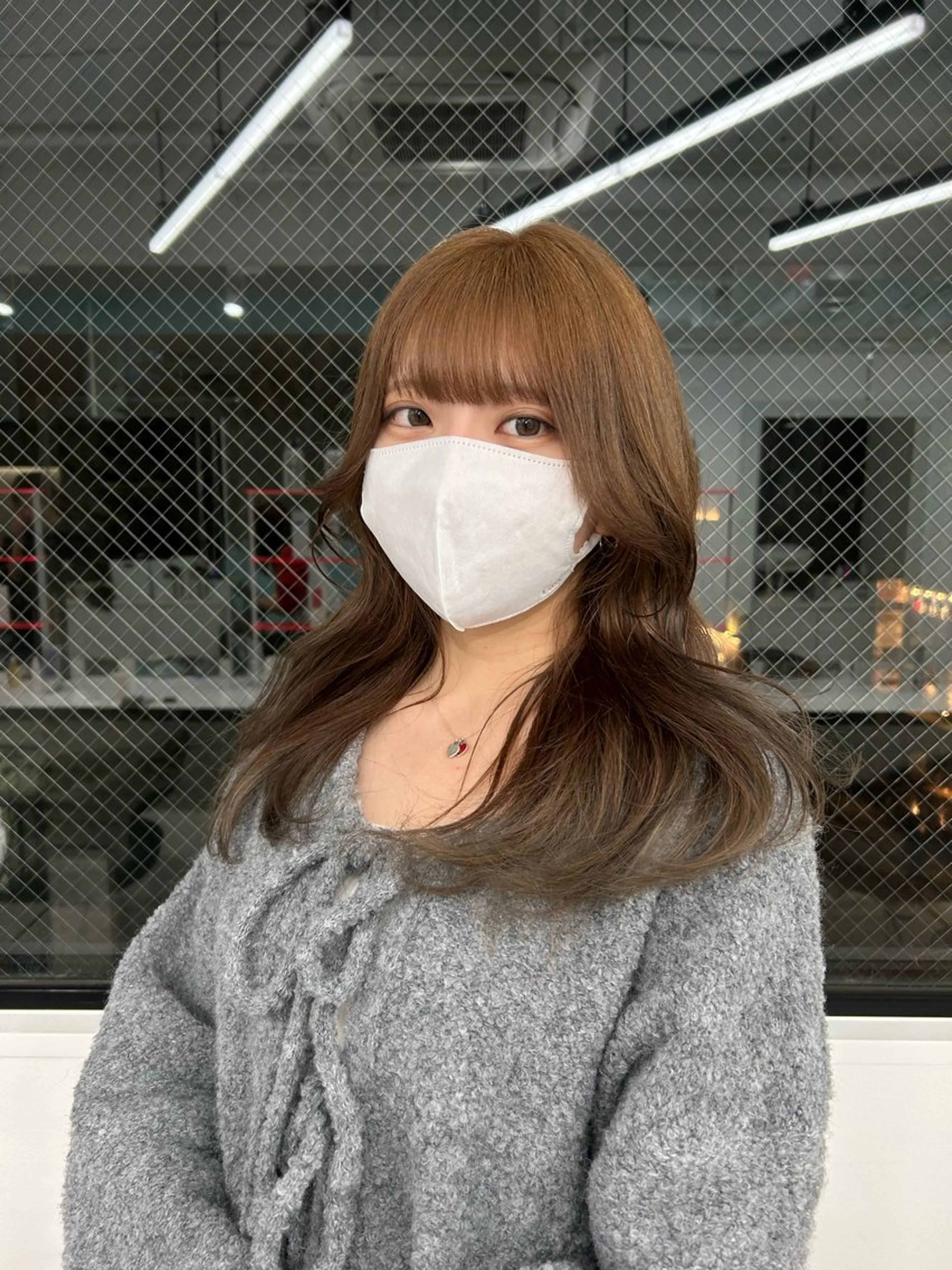 ロング カラー 履歴修正屋さん／ ブロンド／ホワイトのヘアスタイル