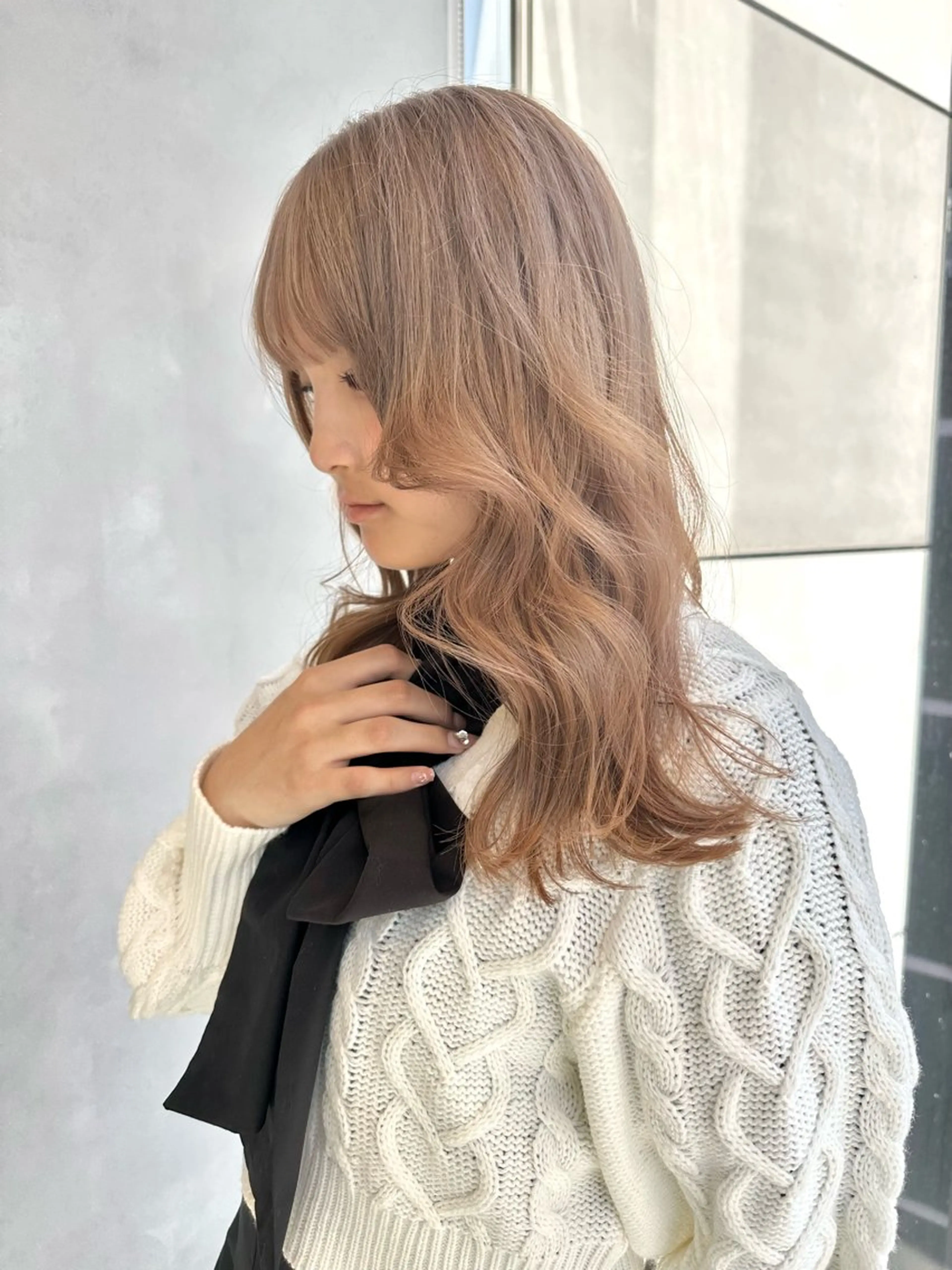 ミディアム カラー ベージュカラー ブリーチ ブロンド カット ヘアカラー トリートメント 可愛いベージュ作る 美容師/あかね🧸のヘアスタイル