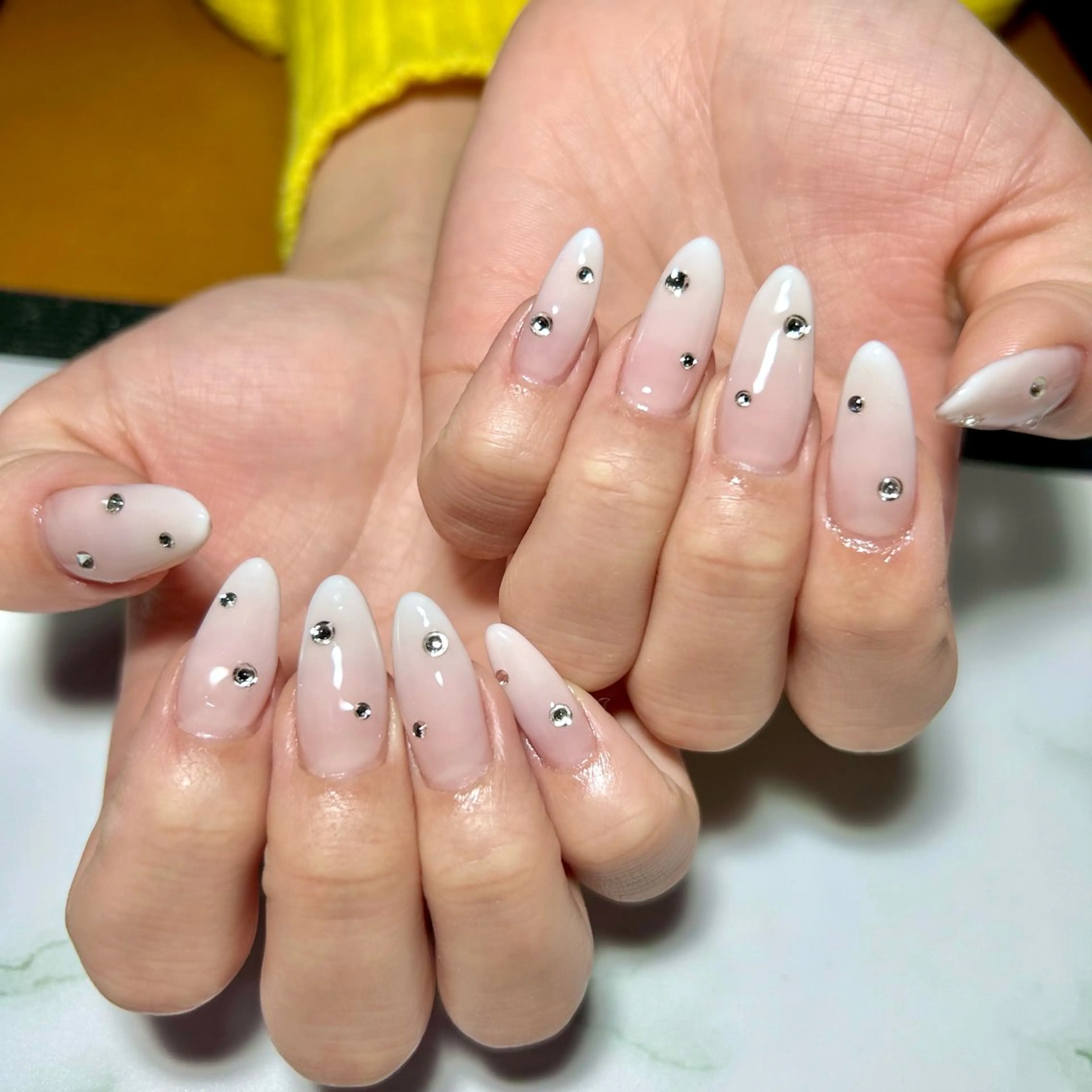 ネイル ハンドネイル 𝑩𝒆𝒍𝒍𝒂 𝒏𝒂𝒊𝒍のネイルデザイン