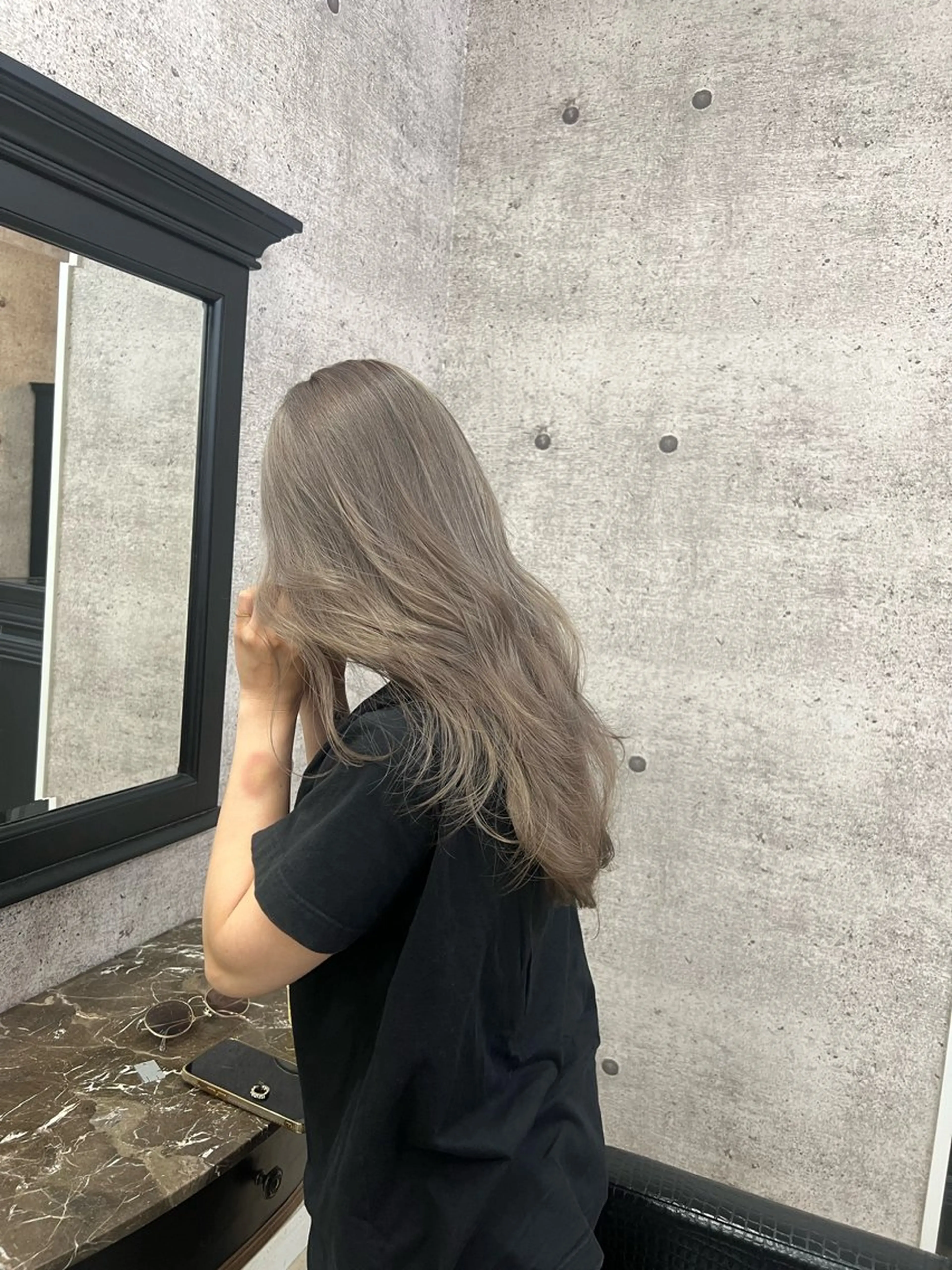 ロング カラー グレージュ ヘアカラー トリートメント MAYU / Raf.のヘアスタイル
