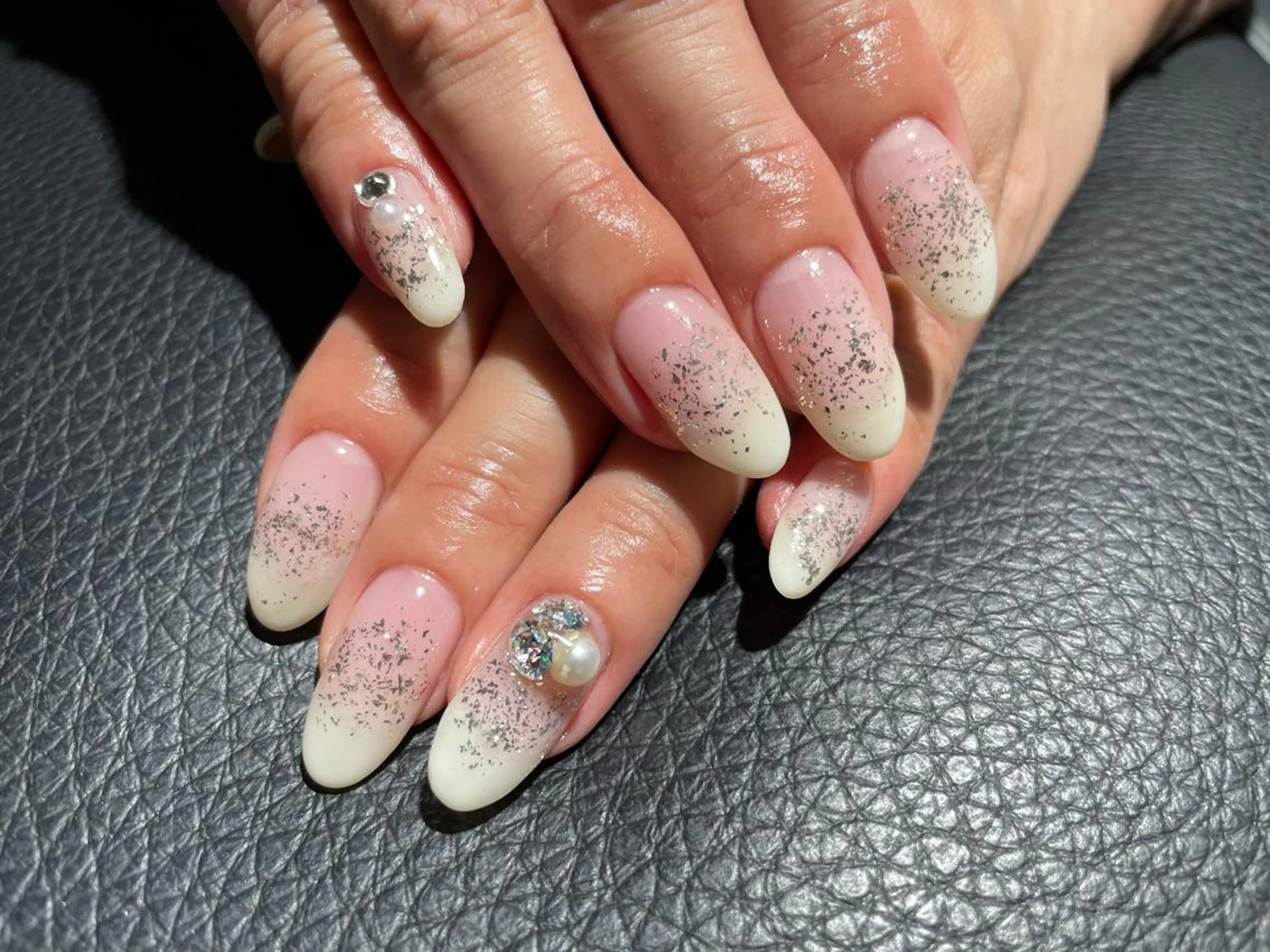 ネイル グラデーション ラメ(グリッター) ハンドネイル フットネイル HAIR MAKE Aila所属・Aila.nail _F_AYUMIのネイルデザイン