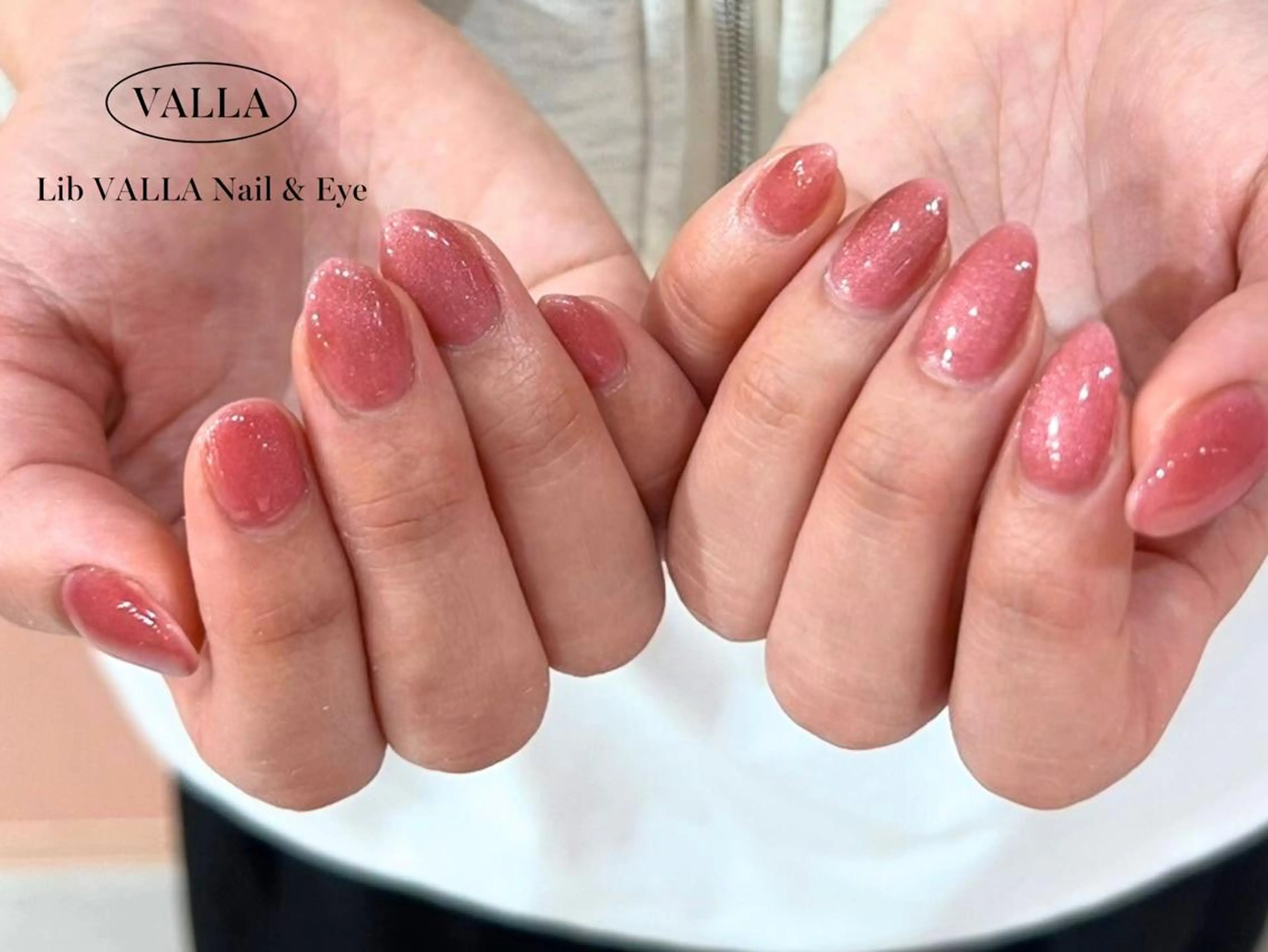 ネイル ワンカラーネイル ハンドネイル LIB VALLA Yuri🍭🖤のネイルデザイン